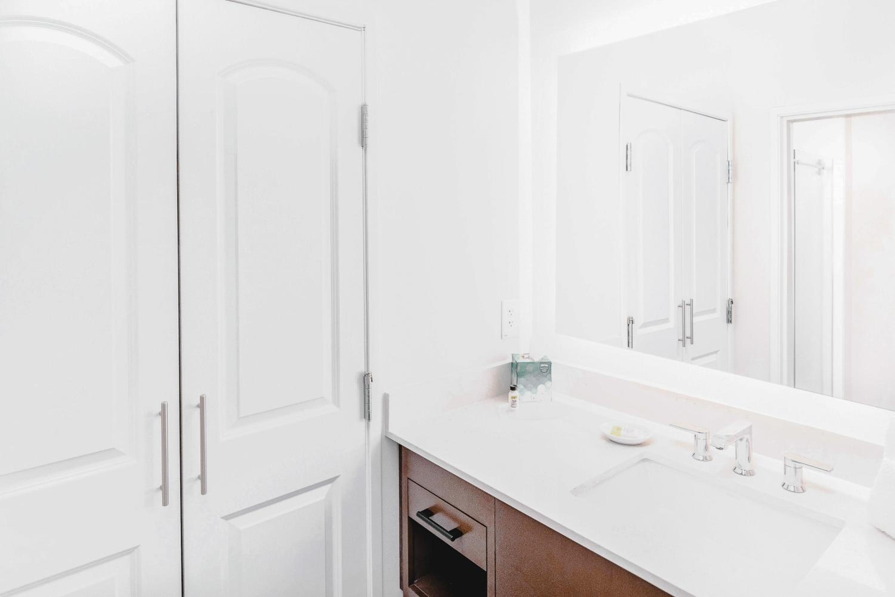 Two-Bedroom Suite with Two Bathrooms and Mobility Accessible Tub - Non-Smoking - Photo 14