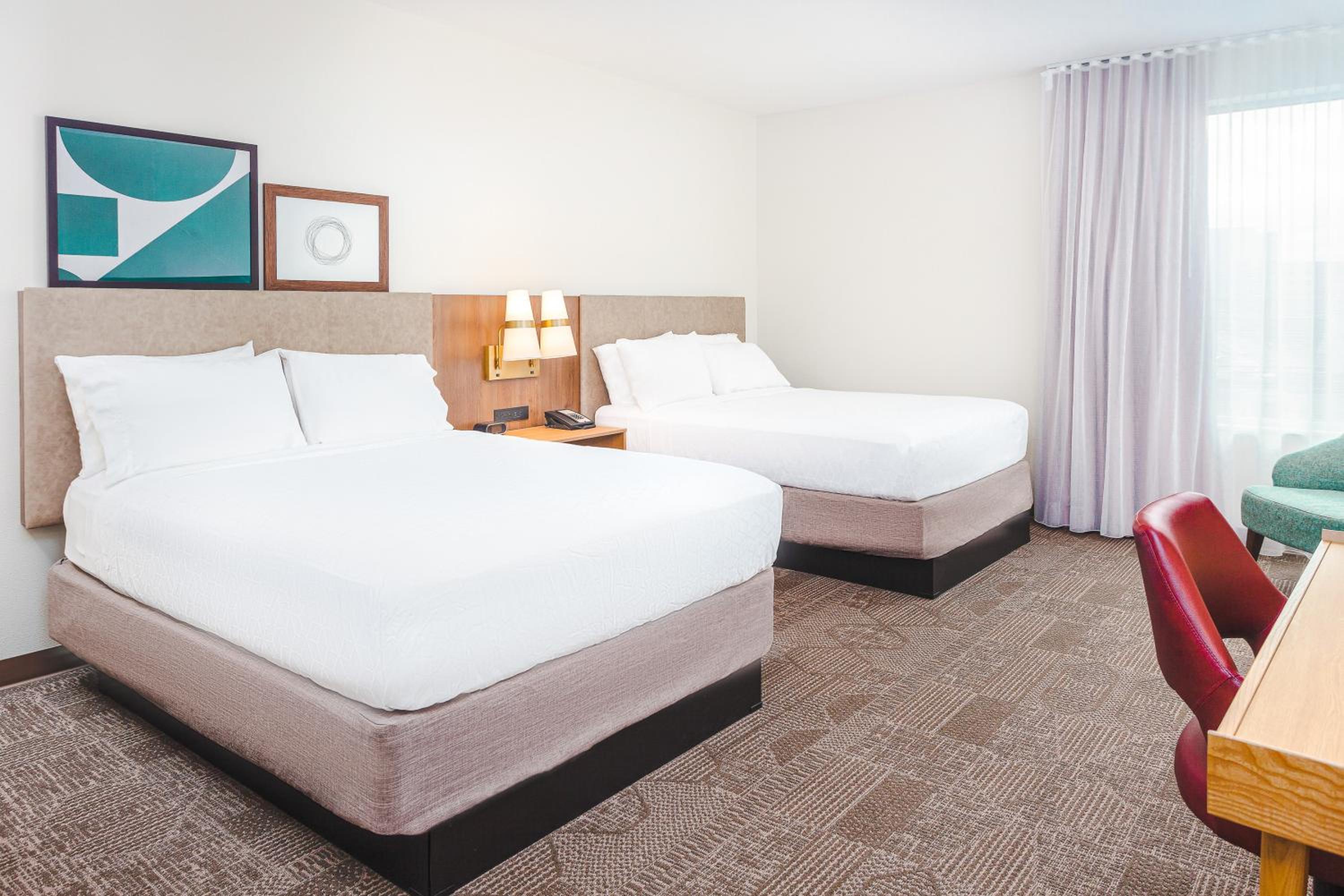 Two-Bedroom Suite with One King and Two Queen Beds - Non-Smoking - Photo 11