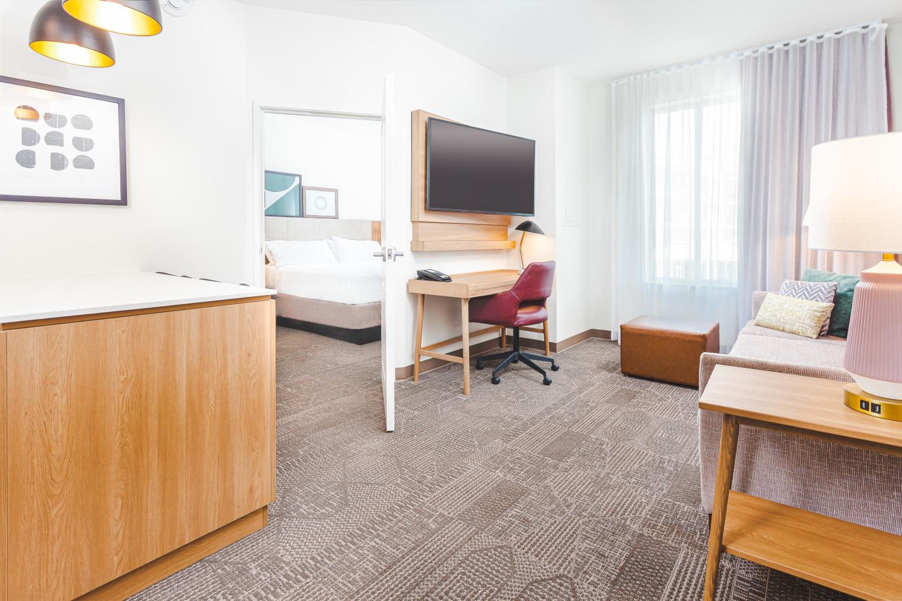 One-Bedroom King Suite - Photo 3