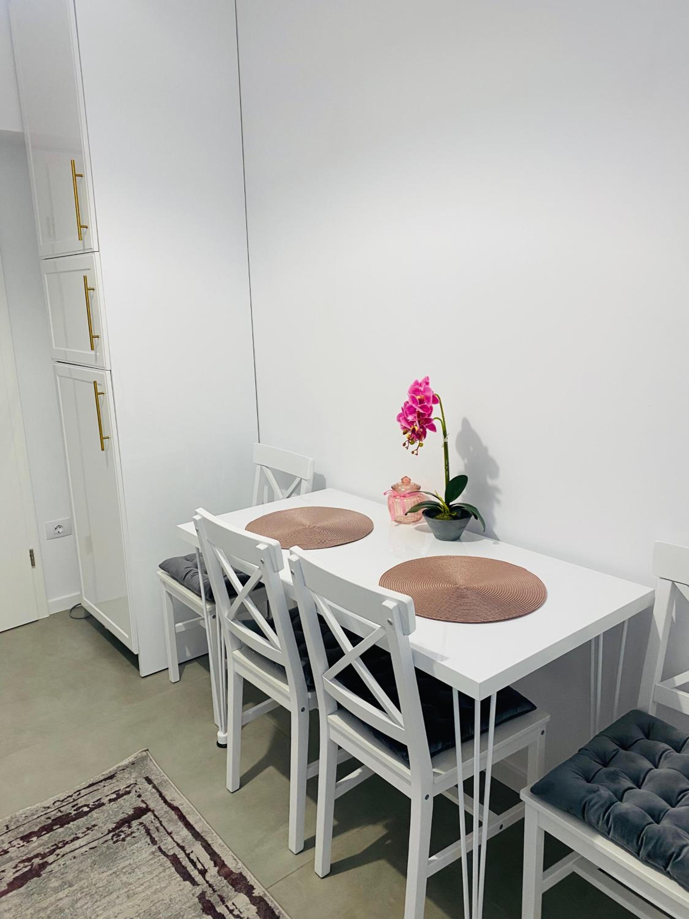 One-Bedroom Apartment photo 2