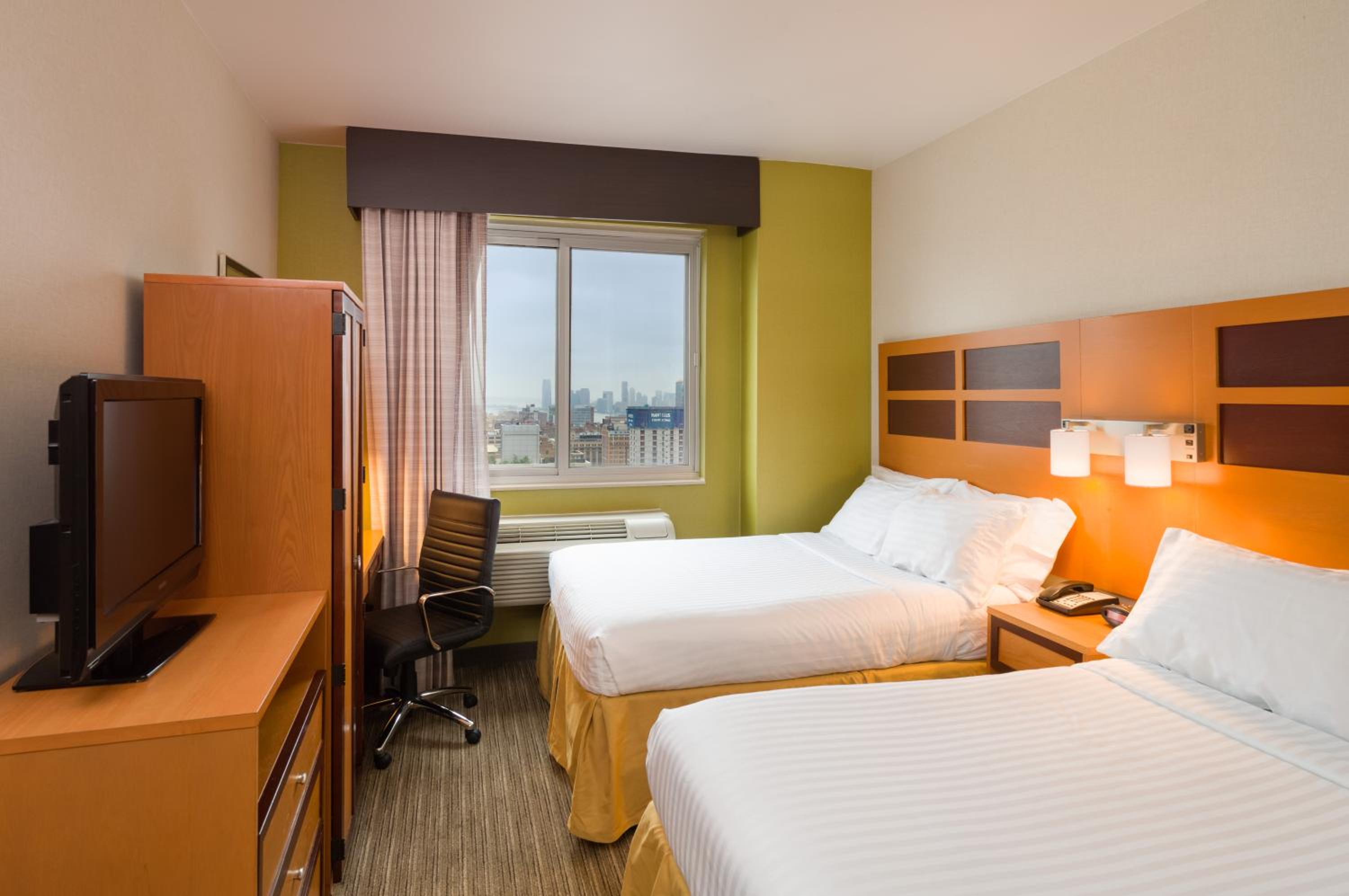 Double Room with Two Double Beds High Floor photo 2