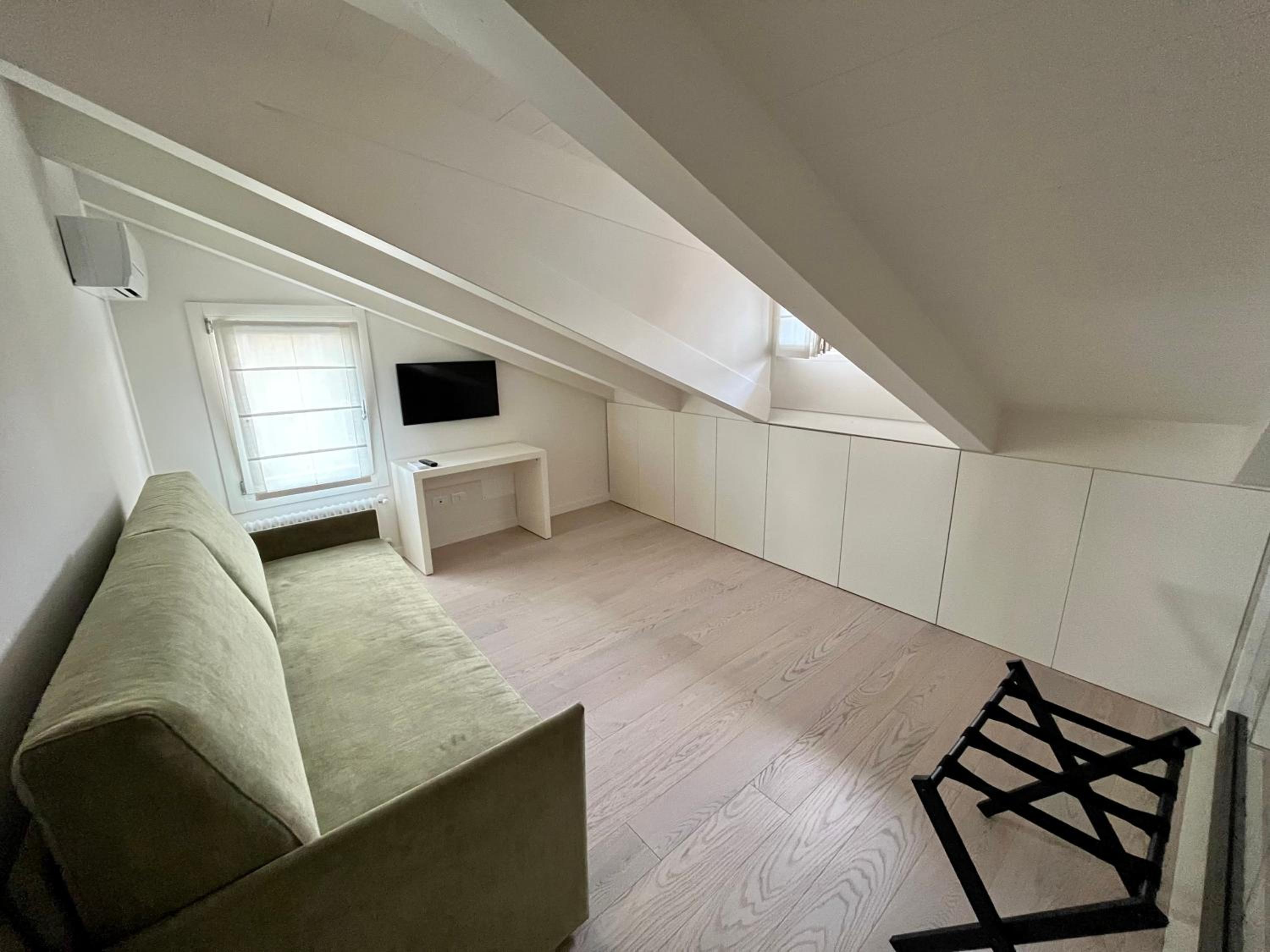 Deluxe Apartment photo 3