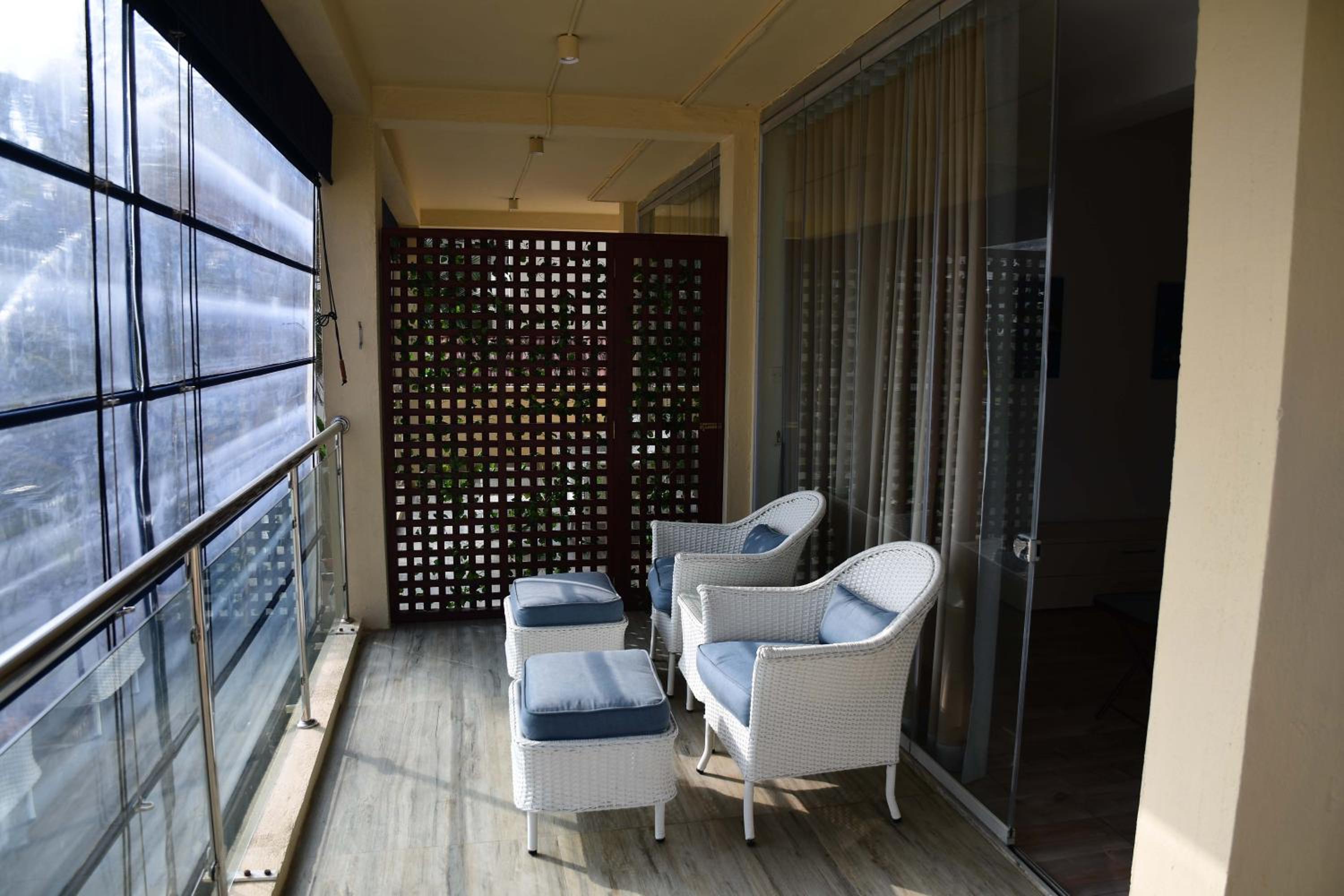 Deluxe Double or Twin Room Includes a Complimentary Mocktail, Sunset Tea with Savory Bites and a BeachFront dining experience - Photo 8