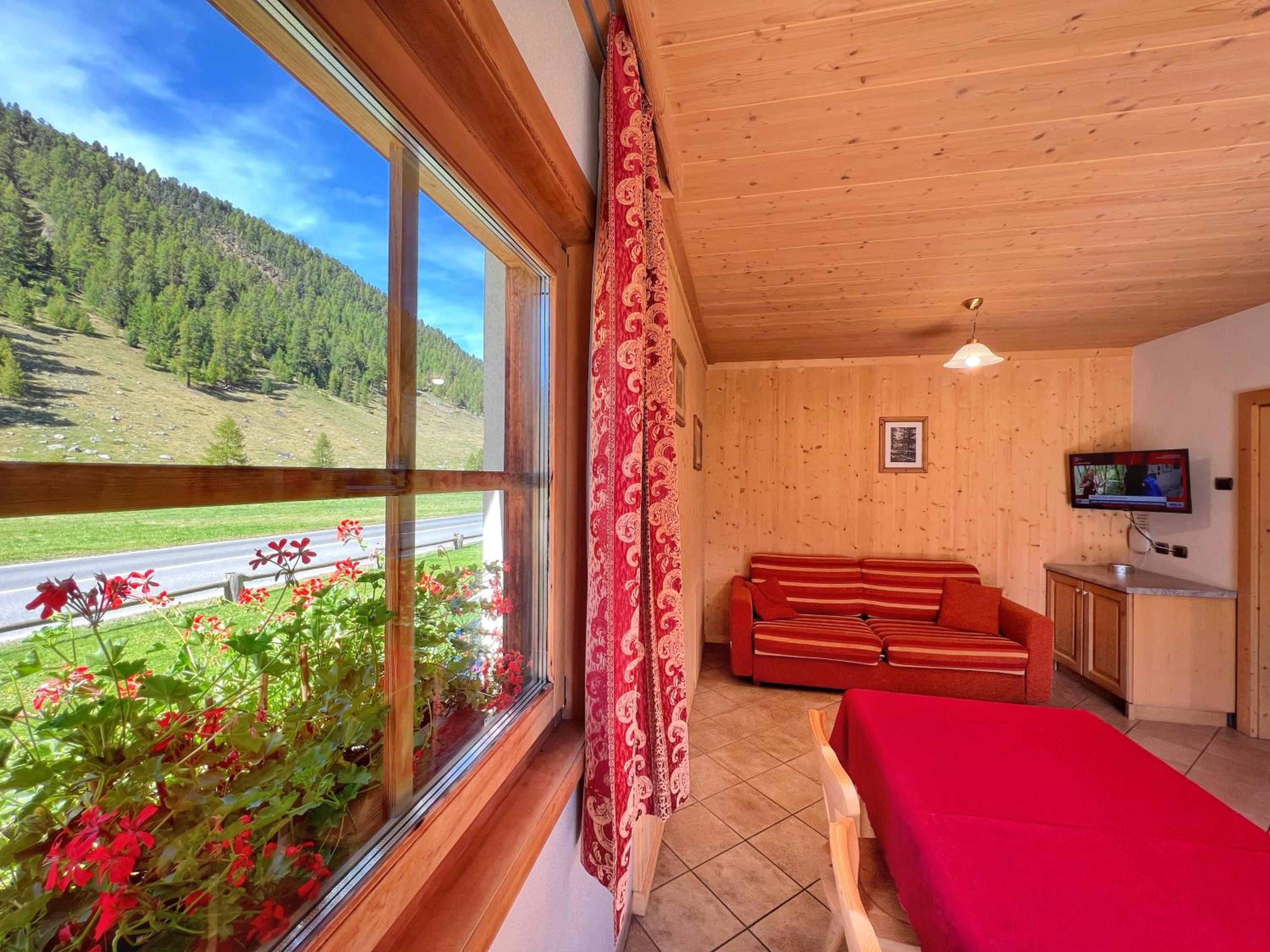 Apartment with Garden View