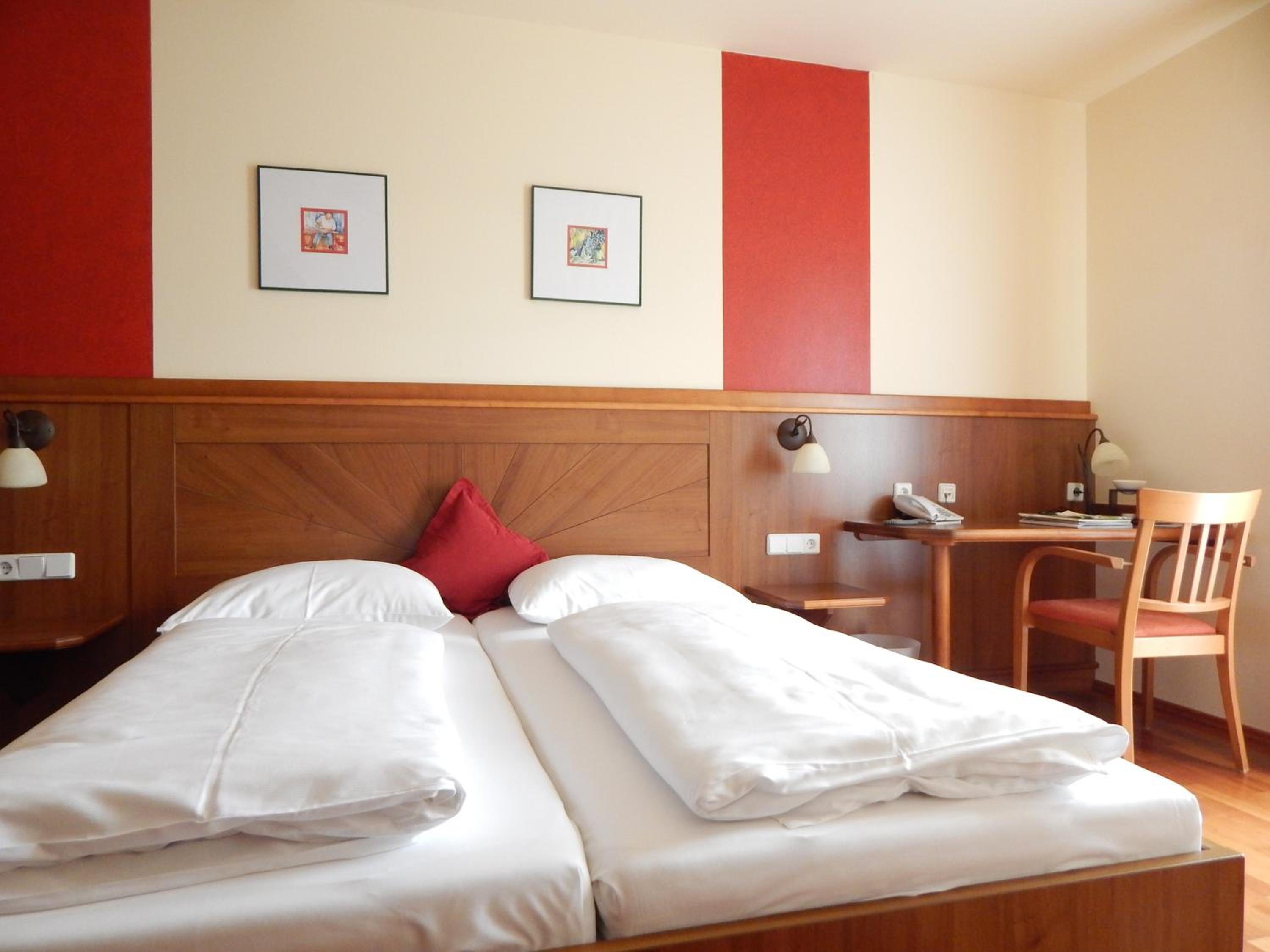 Standard Double Room - Photo 3