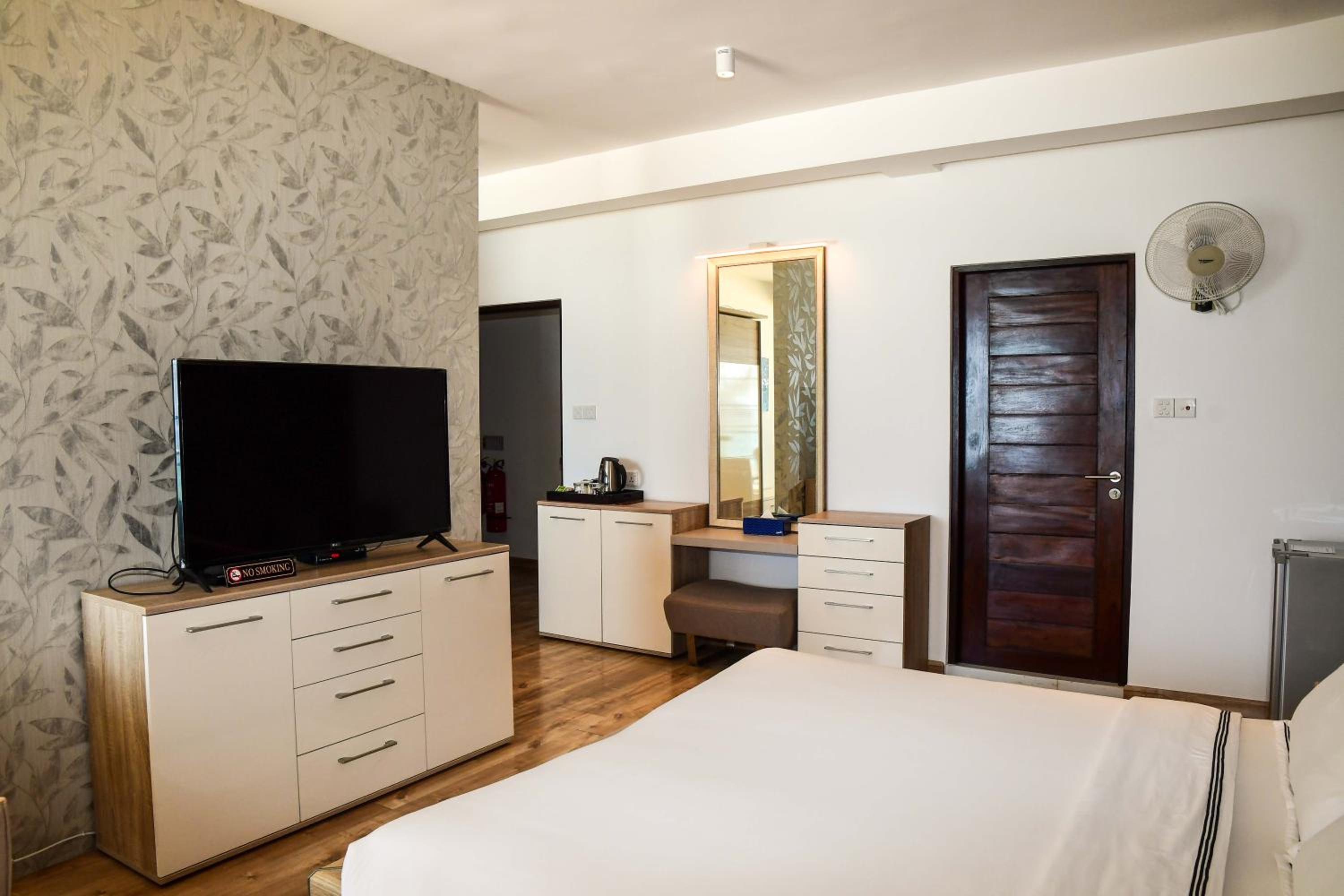 Deluxe Double or Twin Room Includes a Complimentary Mocktail, Sunset Tea with Savory Bites and a BeachFront dining experience - Photo 10