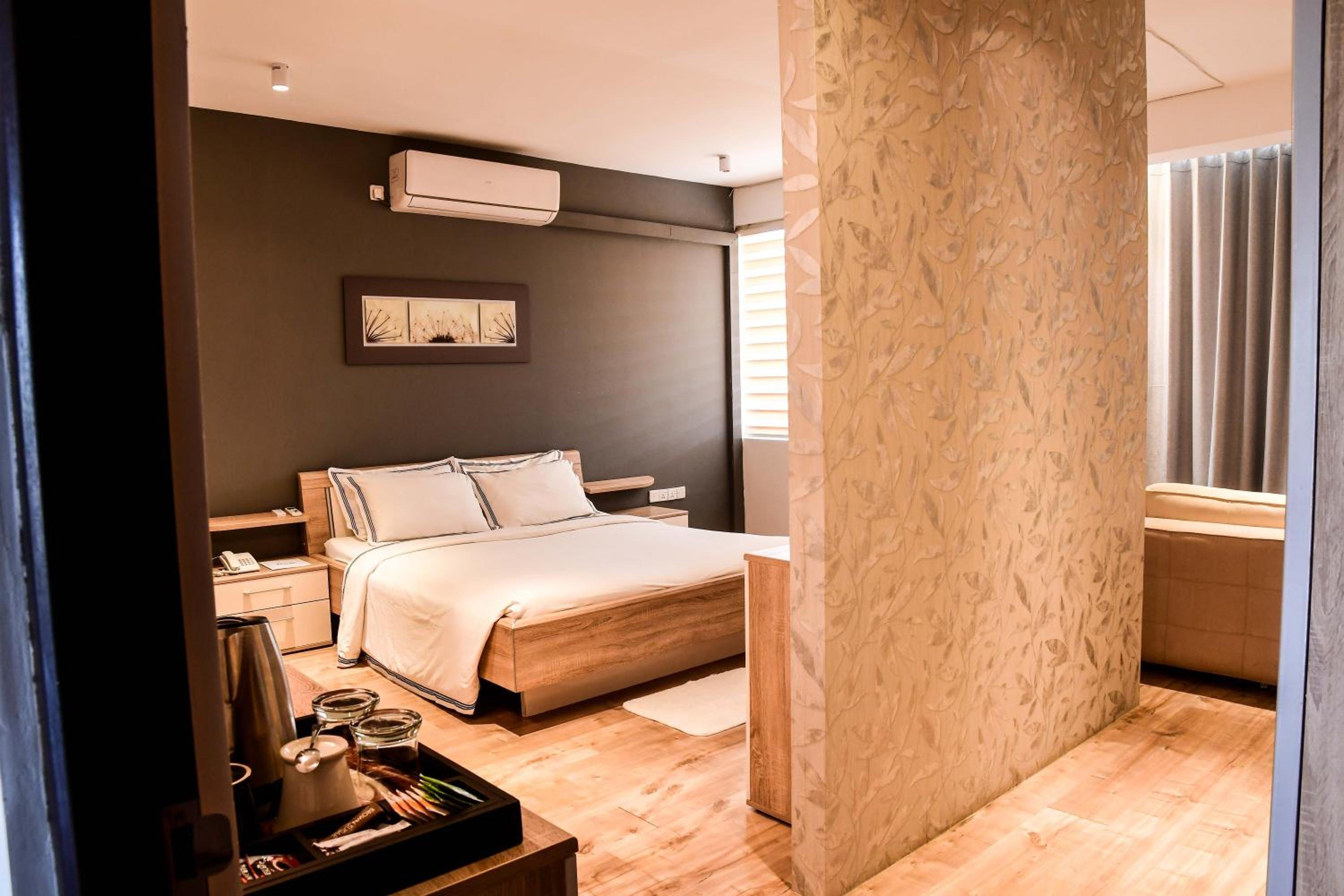 Deluxe Double or Twin Room Includes a Complimentary Mocktail, Sunset Tea with Savory Bites and a BeachFront dining experience - Photo 2
