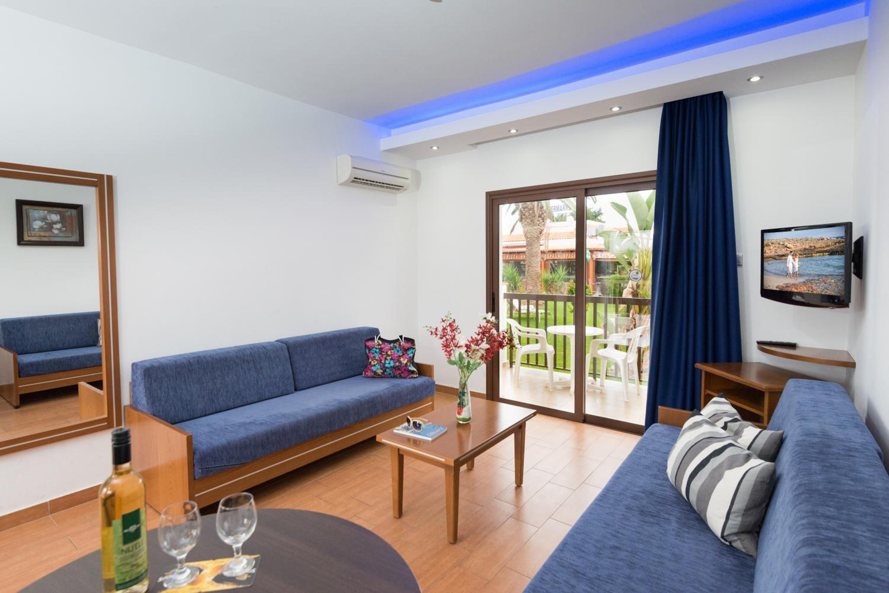 Deluxe Family Apartment (2 Adults + 3 Children)
