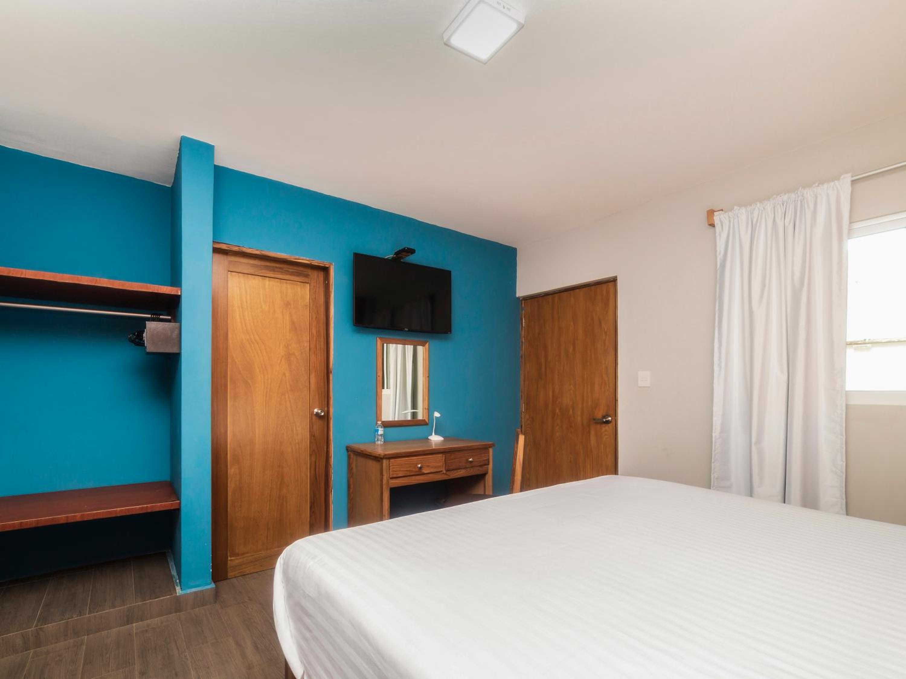 Standard King Room - Photo 3