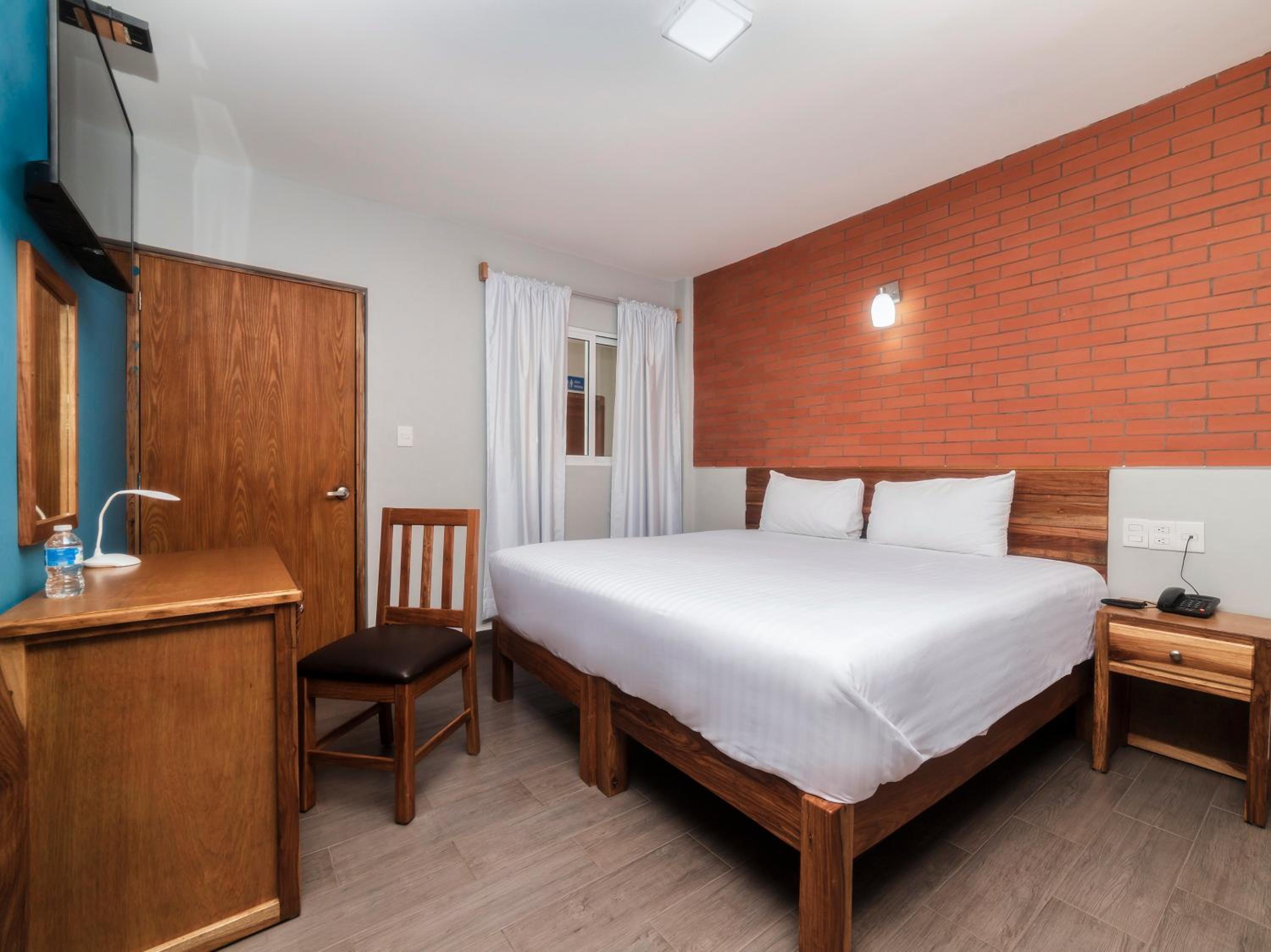 Standard King Room - Photo 4