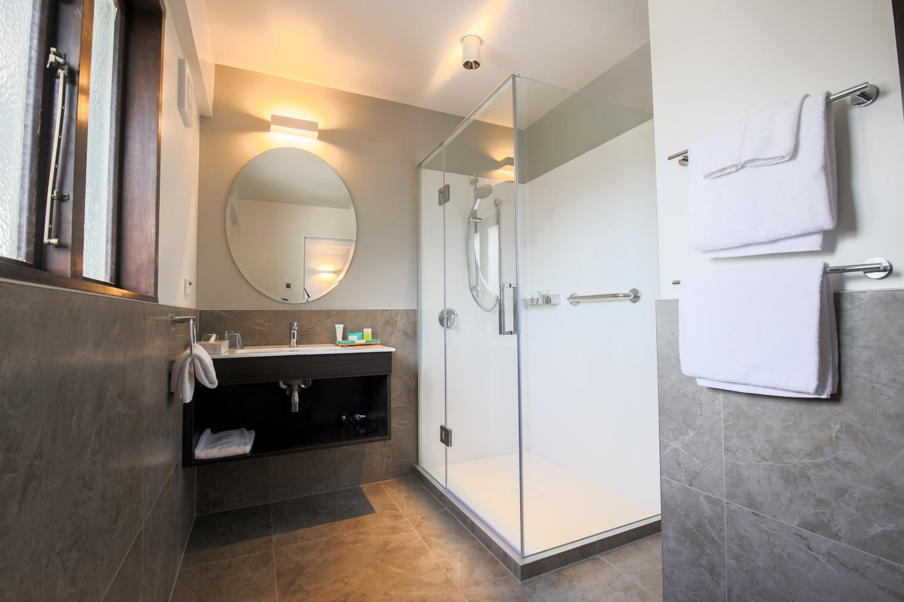  Executive One Bedroom Suite - Photo 5