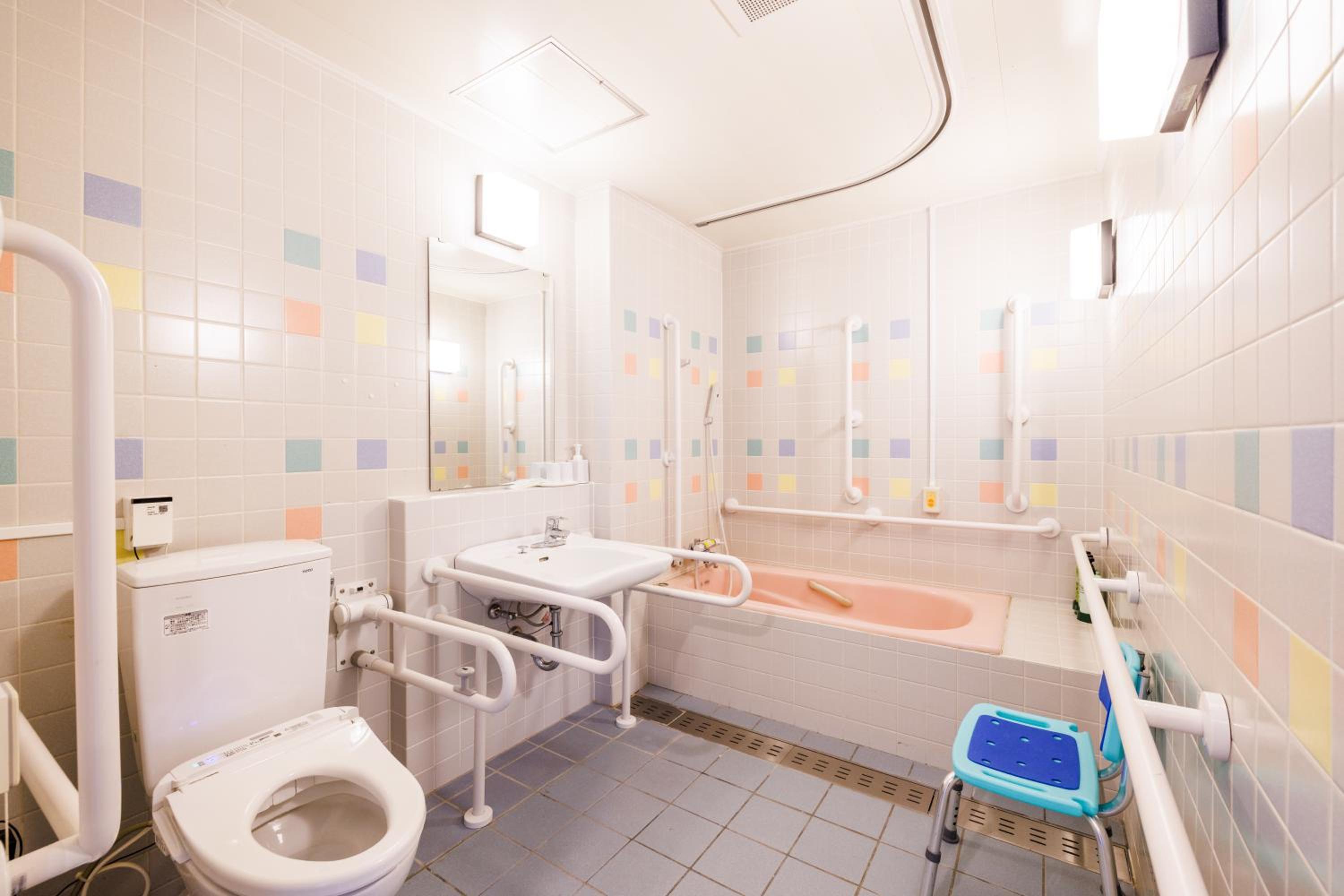 Accessible Room (With Private Bath) photo 3