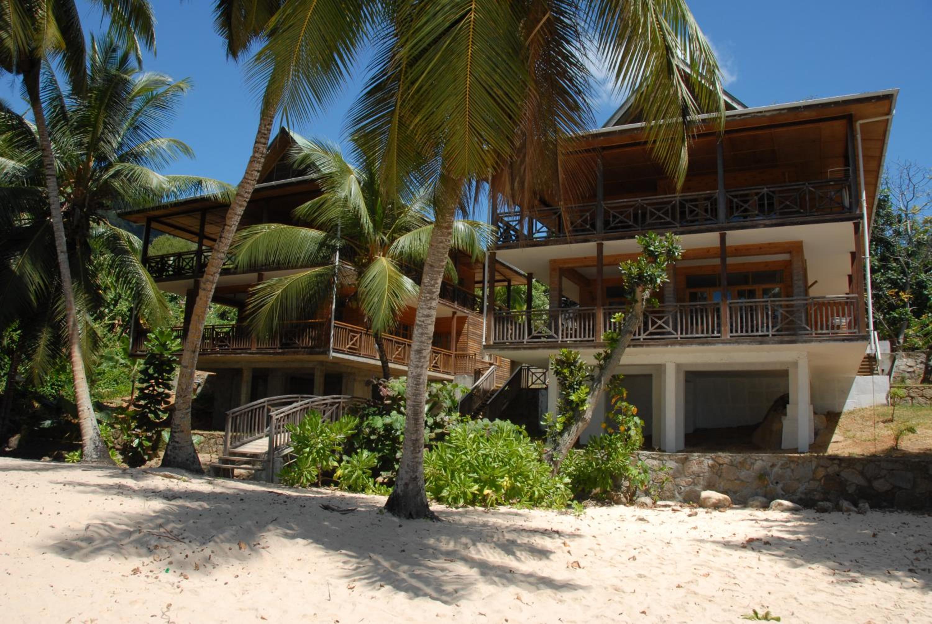 One-Bedroom Chalet with Sea View photo 2