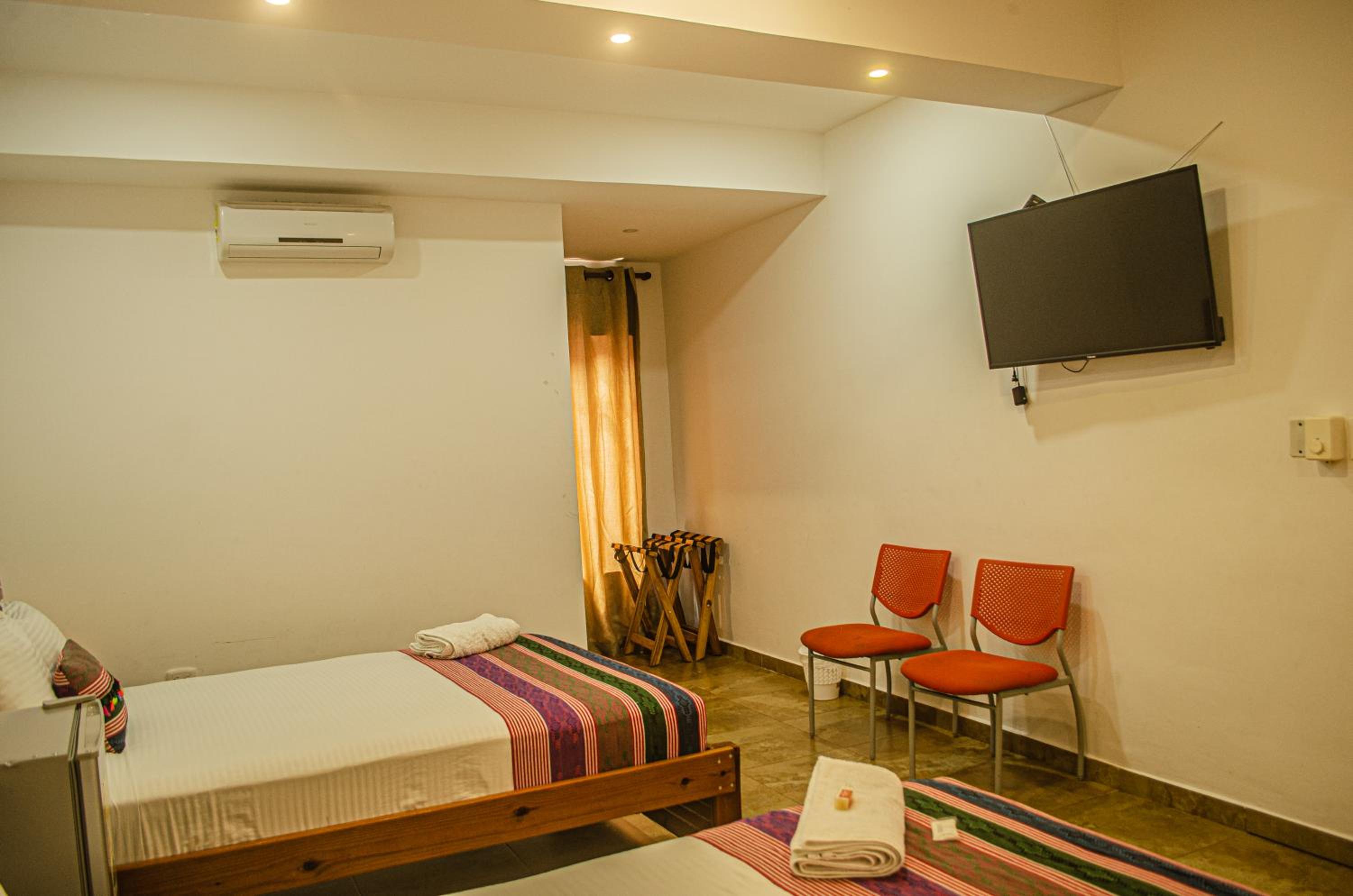 Quadruple Room with Bathroom photo 2