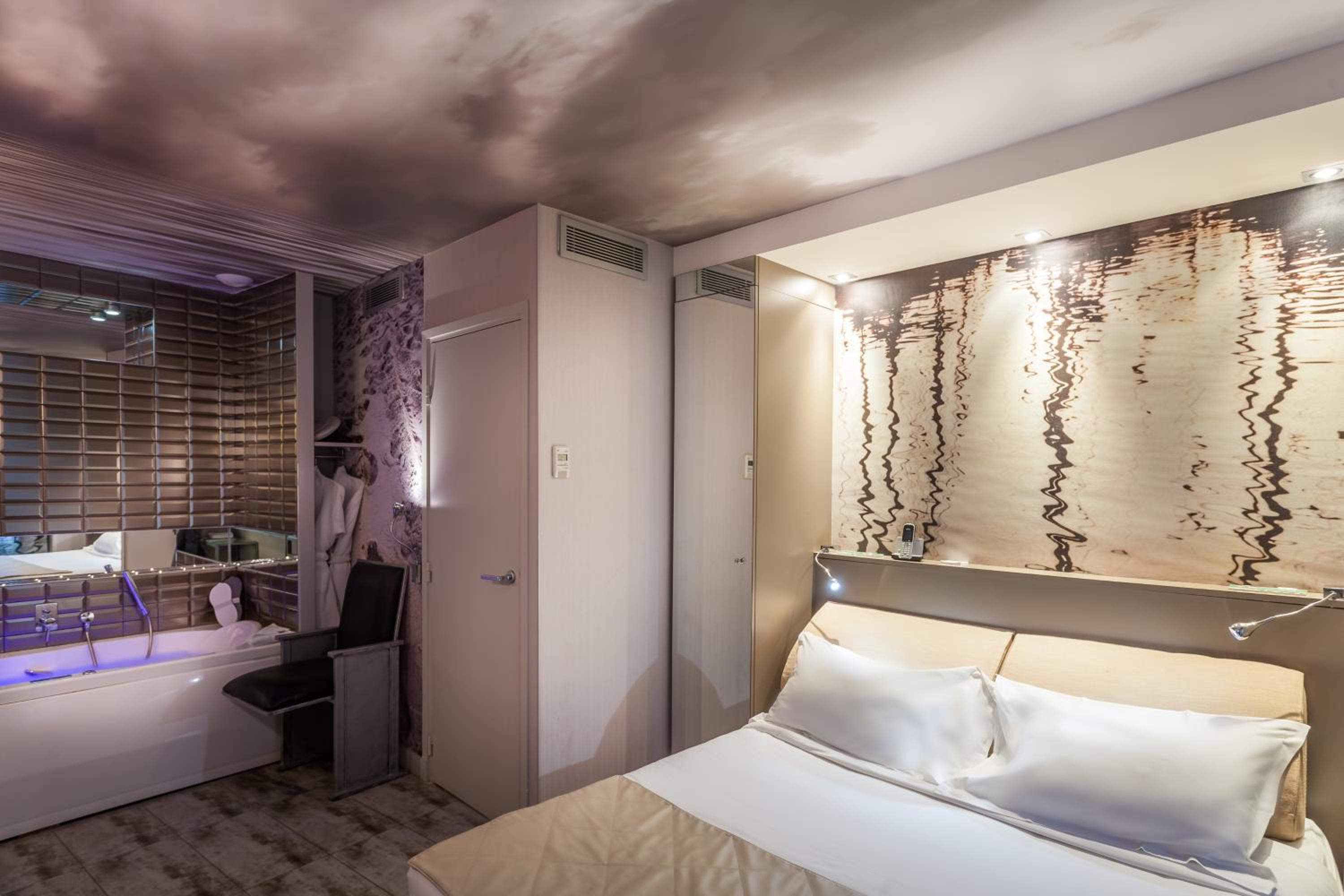 Balneo Double Room with Chromotherapy Bath photo 2