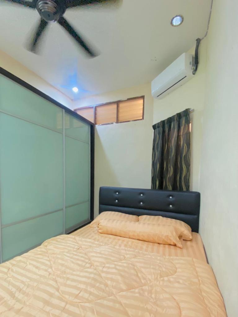 Two-Bedroom House photo 3