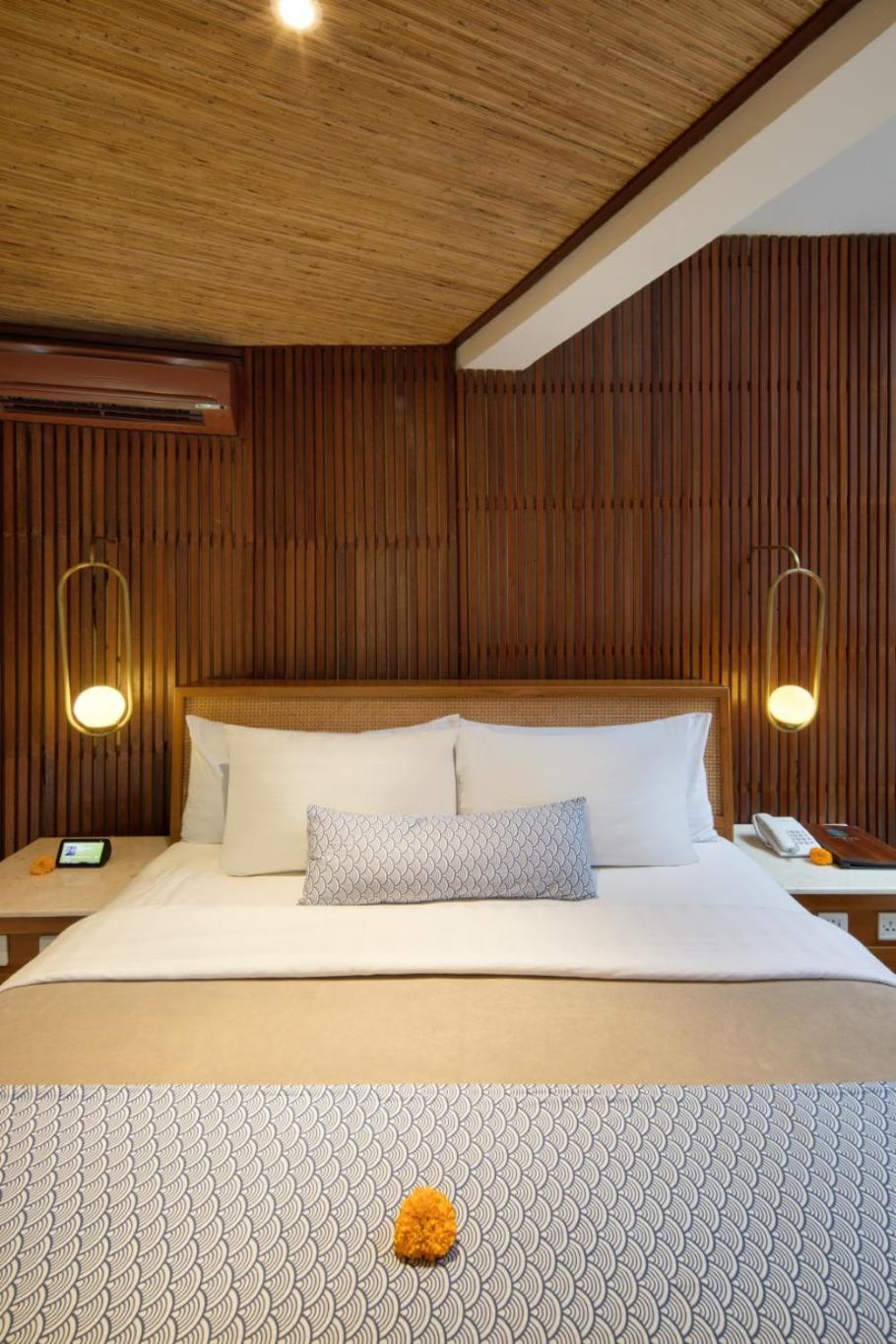Suite Room with Hot Tub photo 3