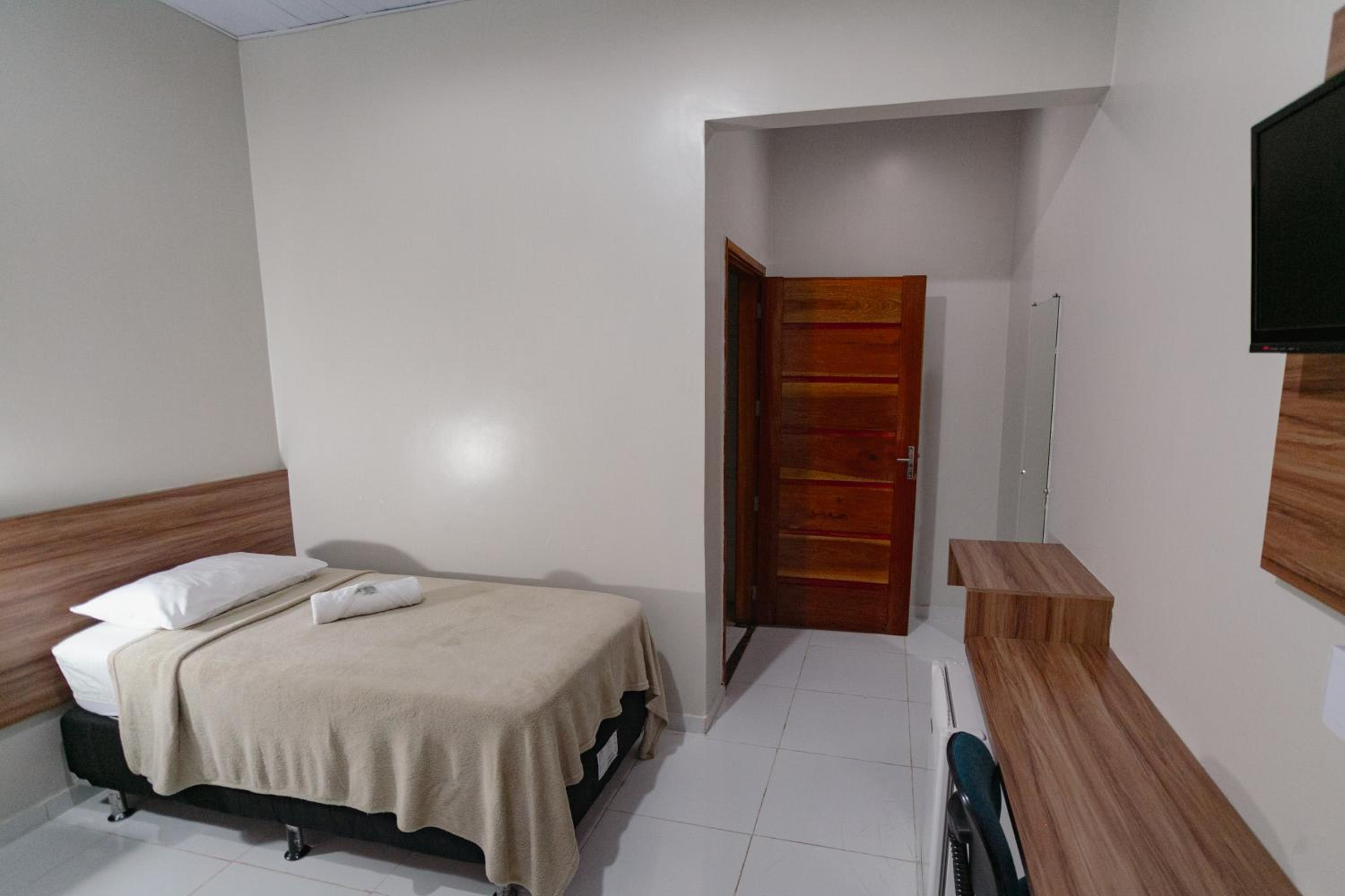 Twin Room - Photo 5