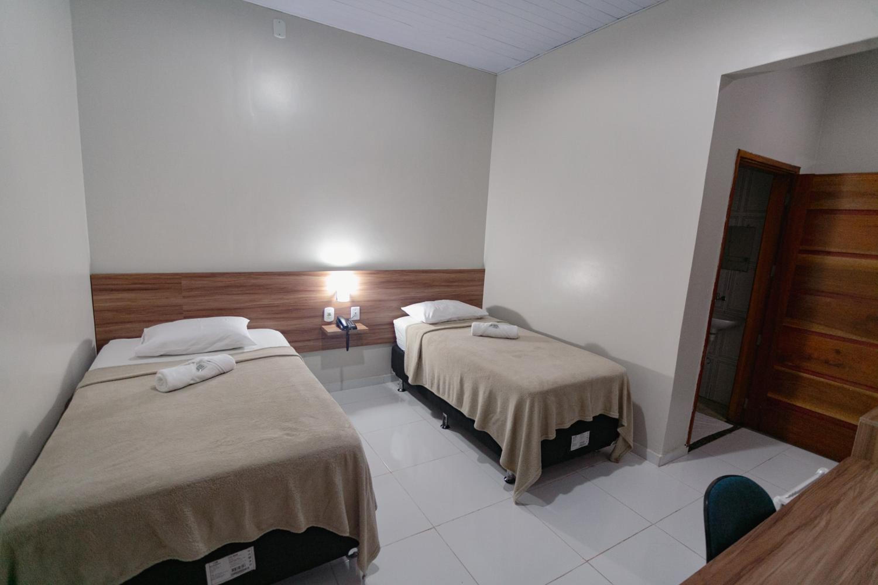 Twin Room - Photo 3