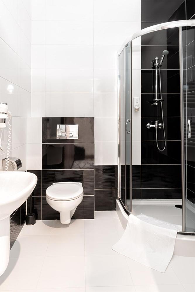 Standard Twin Room - Photo 2
