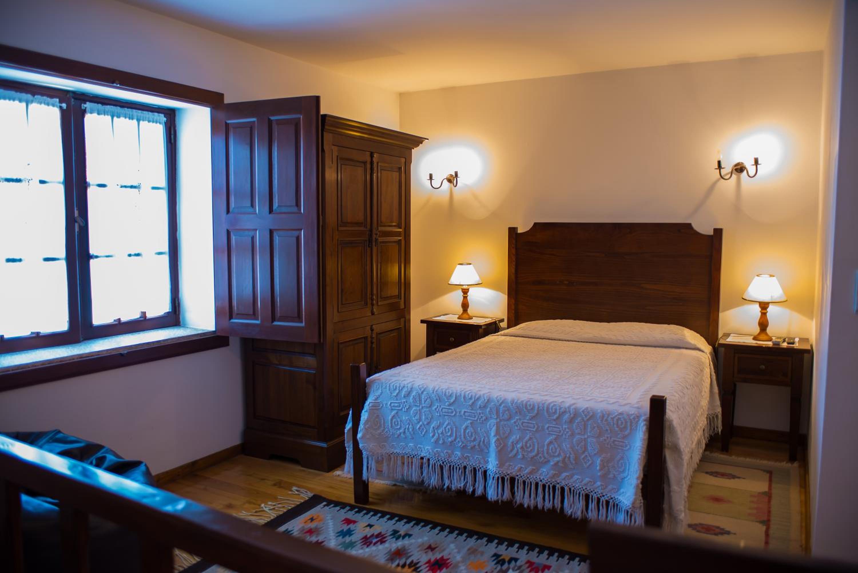 Suite - Photo 1