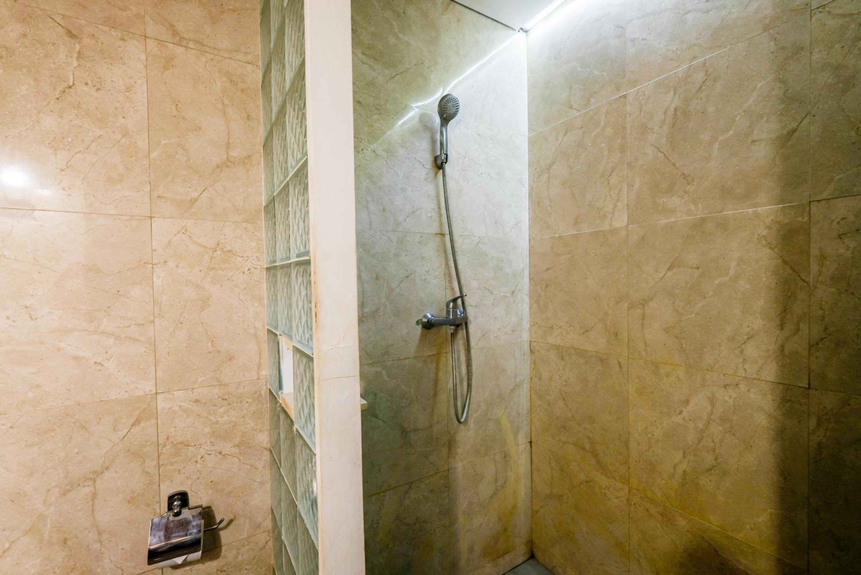 Suite with Pool View, Kitchen and Balcony or Terrace photo 2