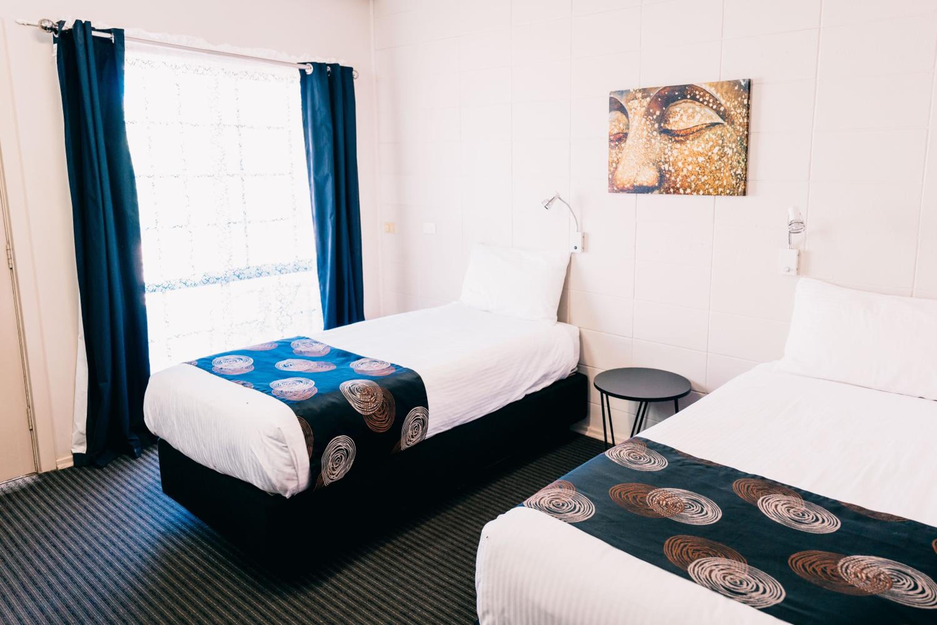 Twin Room - Photo 3
