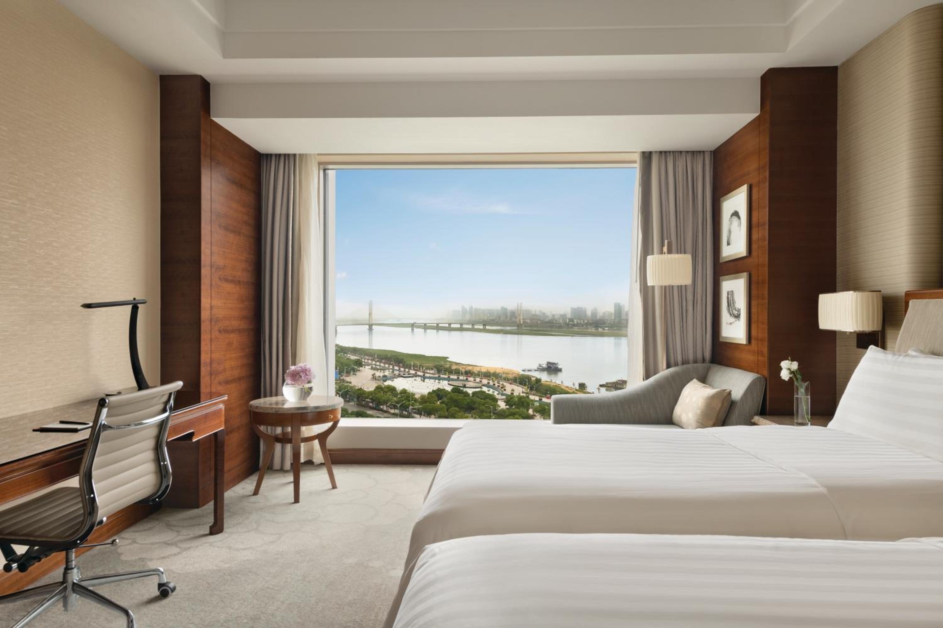 Horizon Club Twin Room with River View photo 3