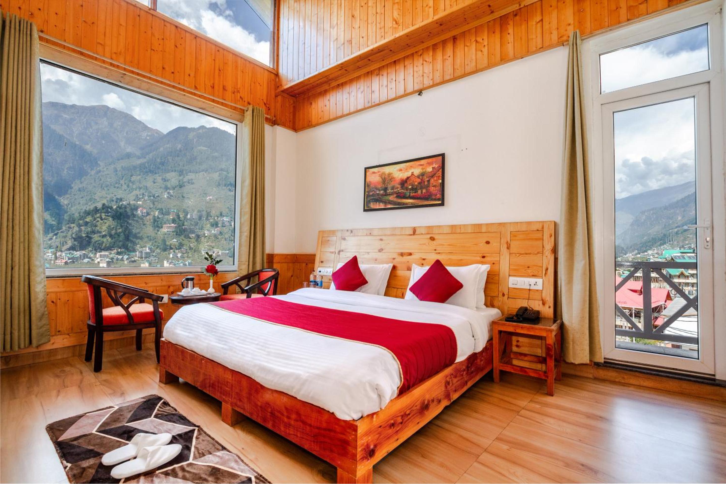 King Suite with Balcony - Photo 24