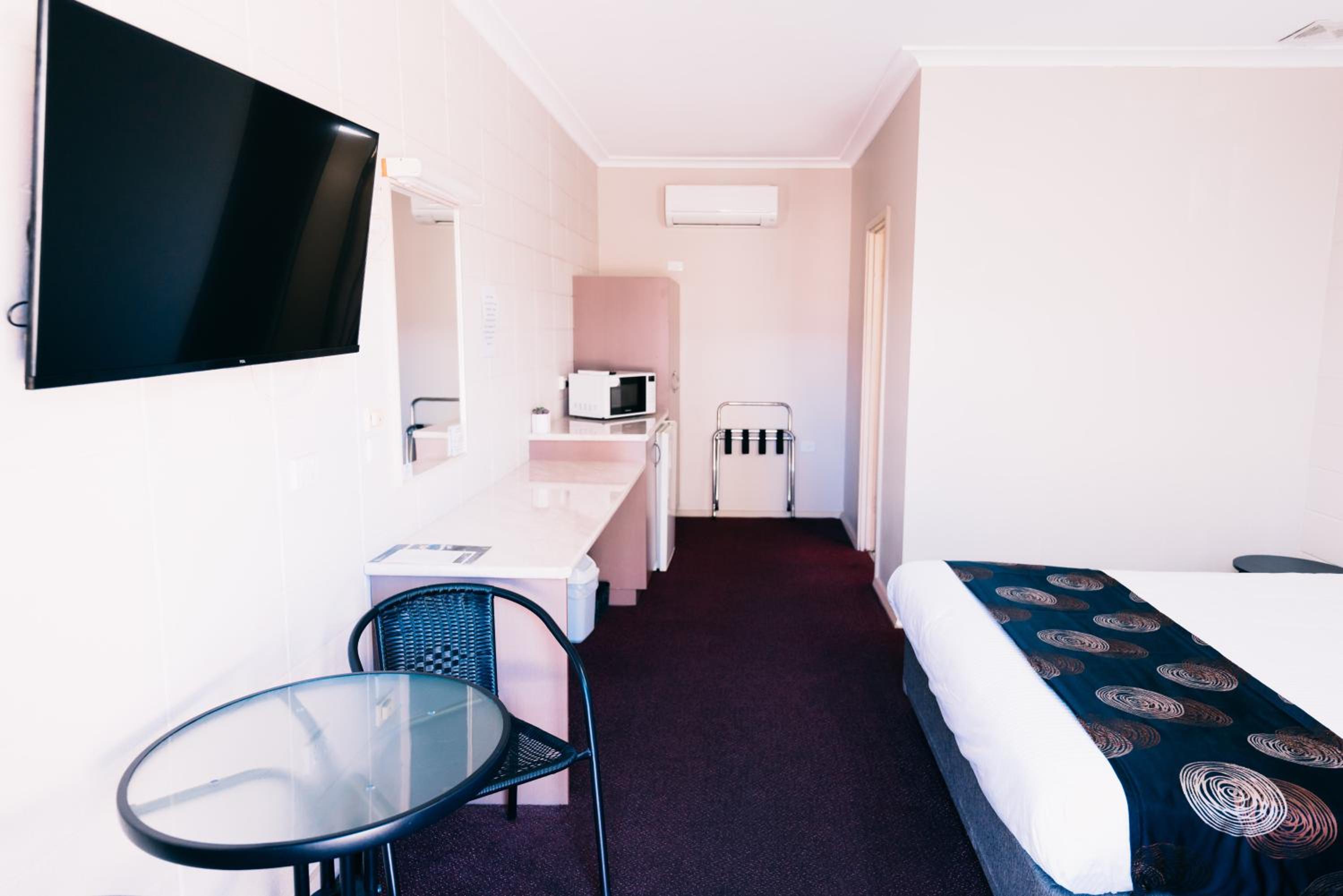 Queen Room - Photo 6