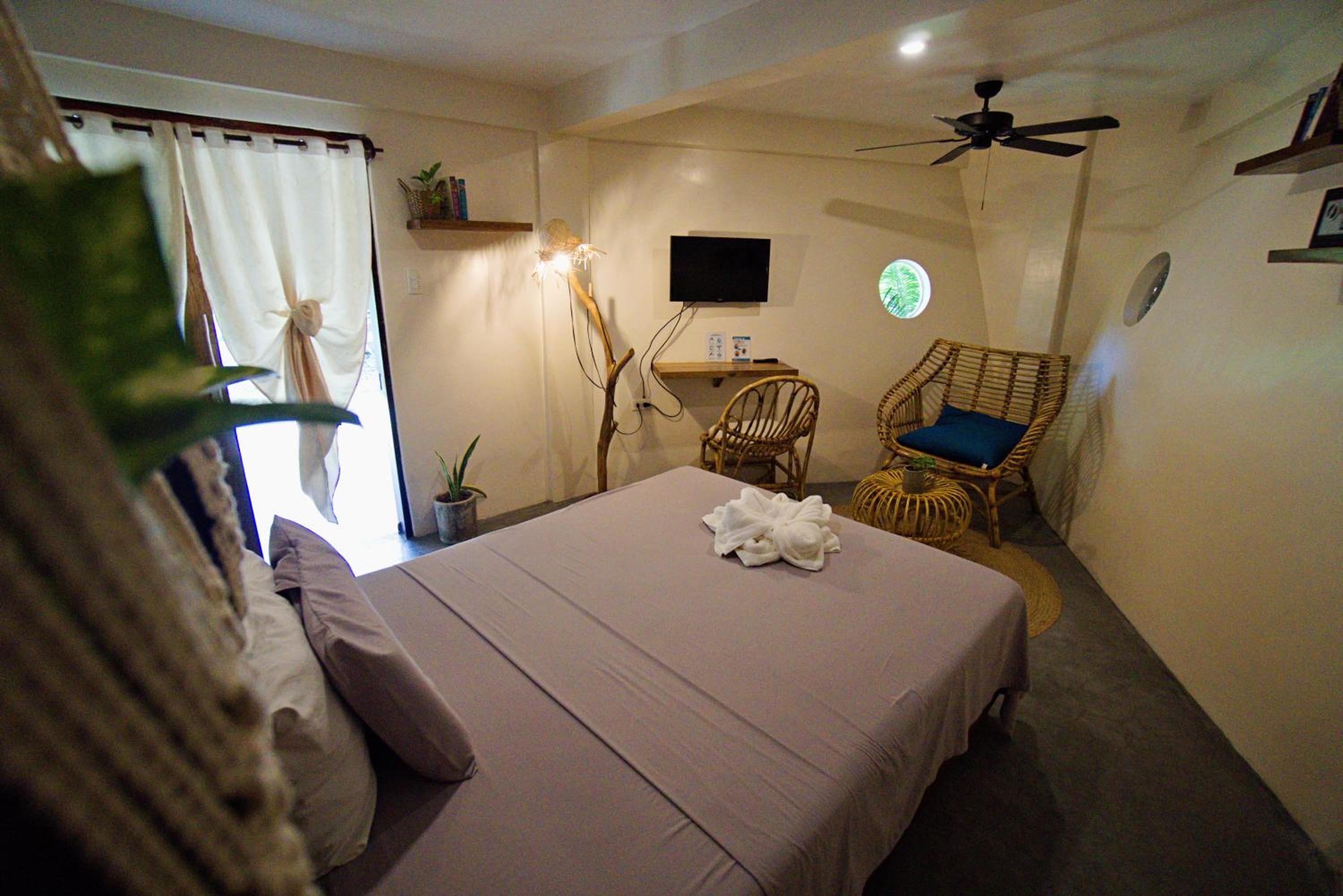 One-Bedroom Apartment with Balcony photo 3