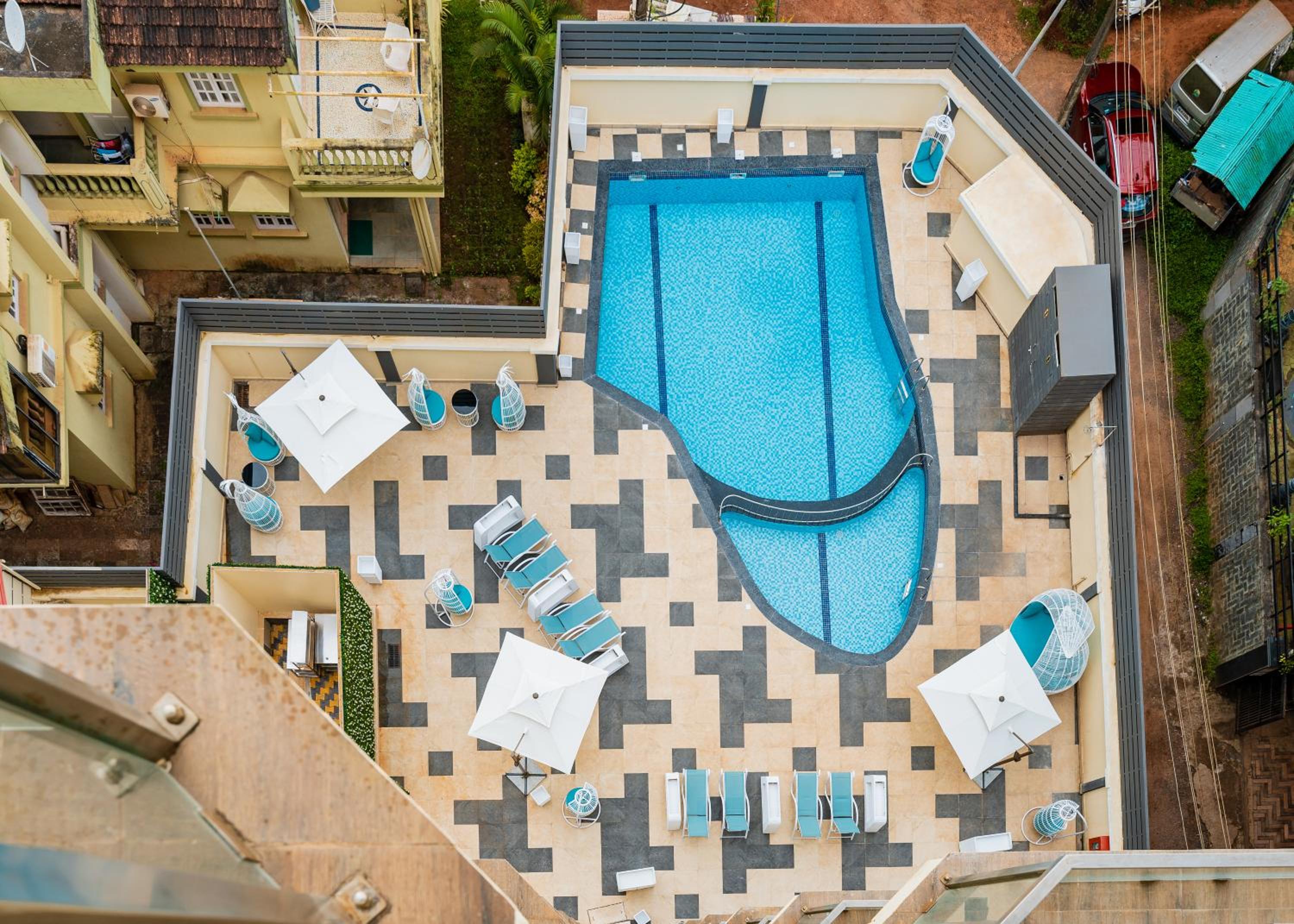 Deluxe Double Room with Balcony - Photo 5