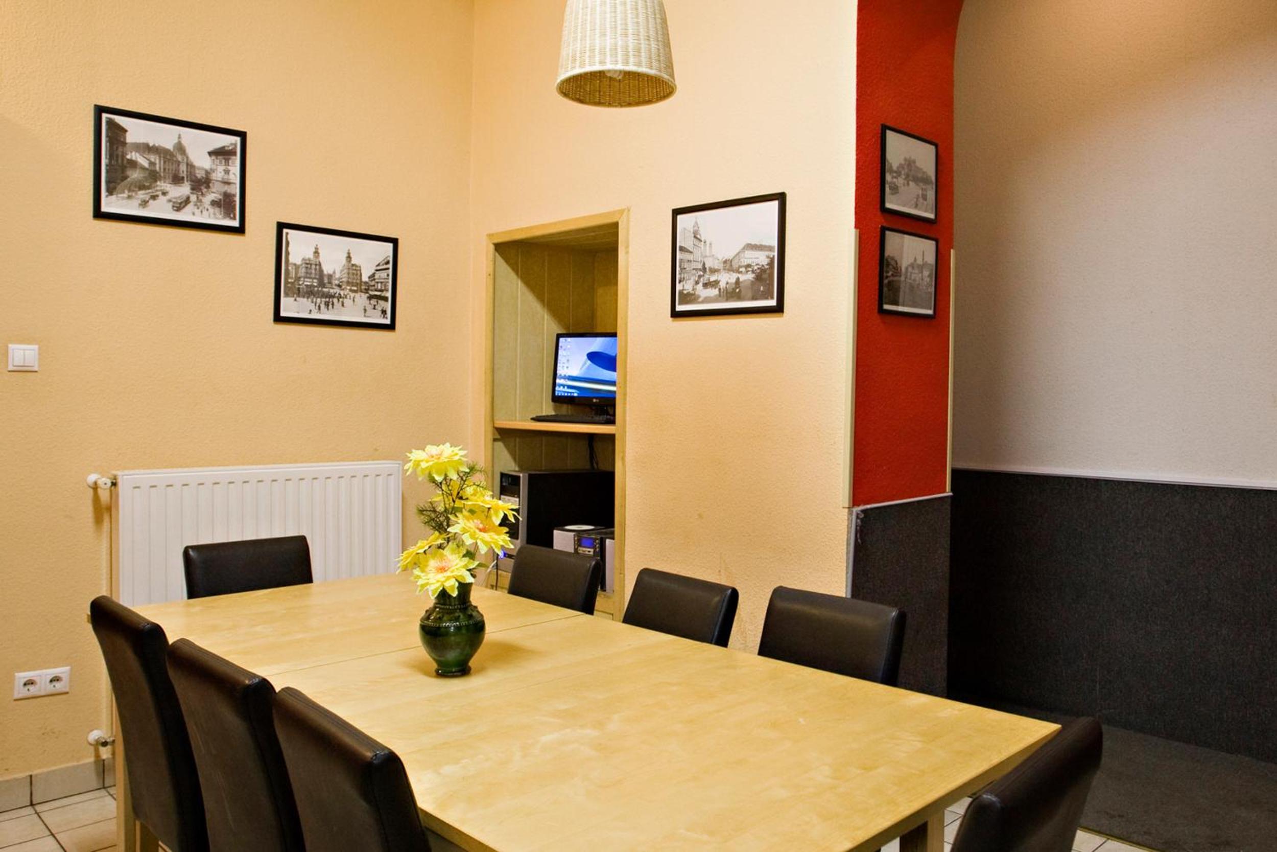 Twin Room - Photo 4