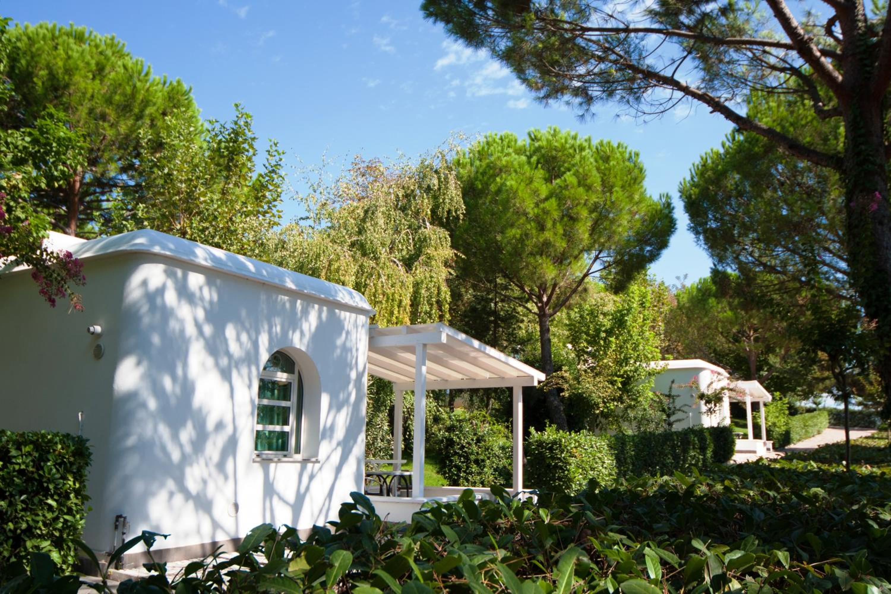 Standard Bungalow - Photo 2