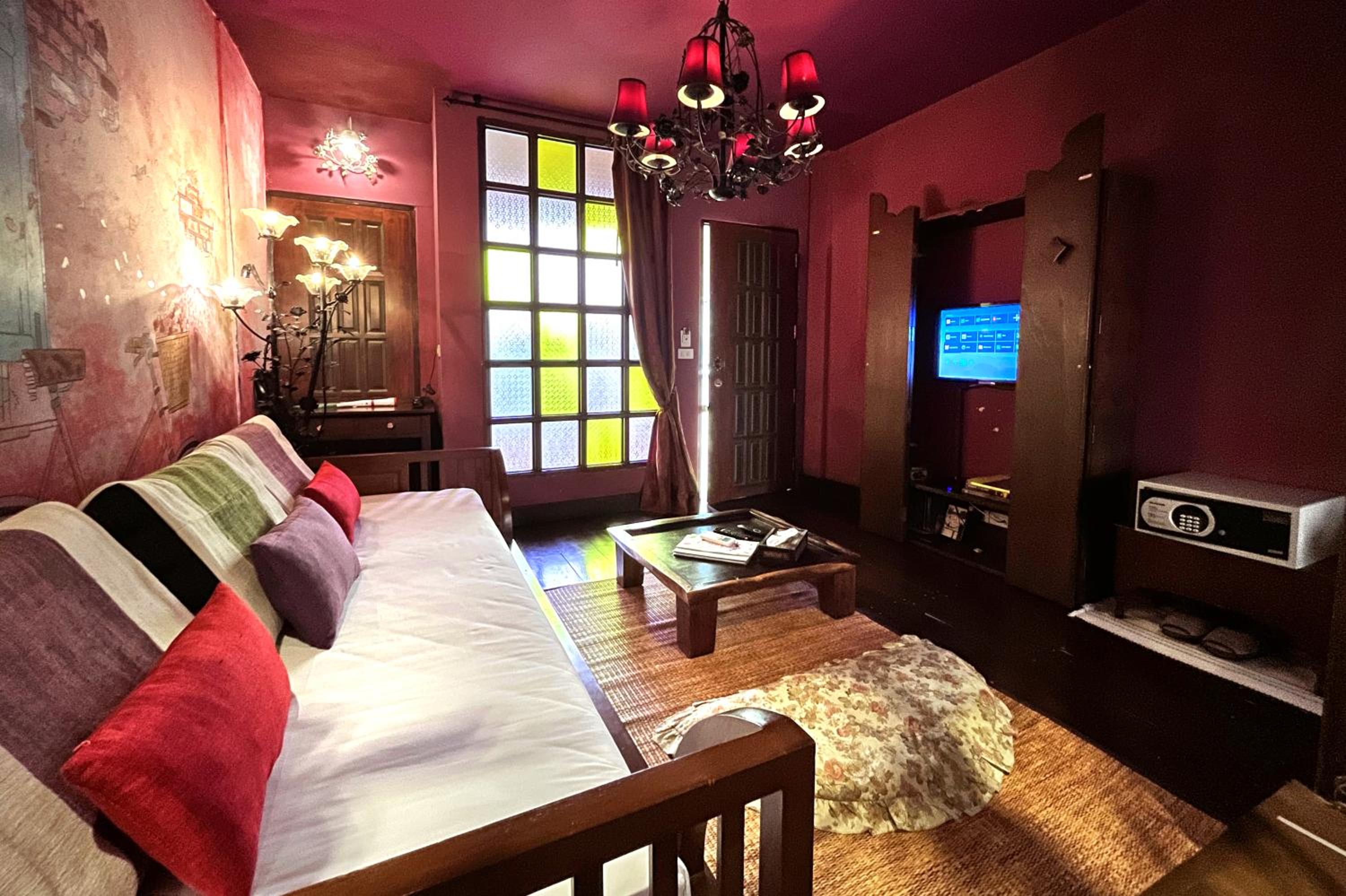 Honeymoon Suite