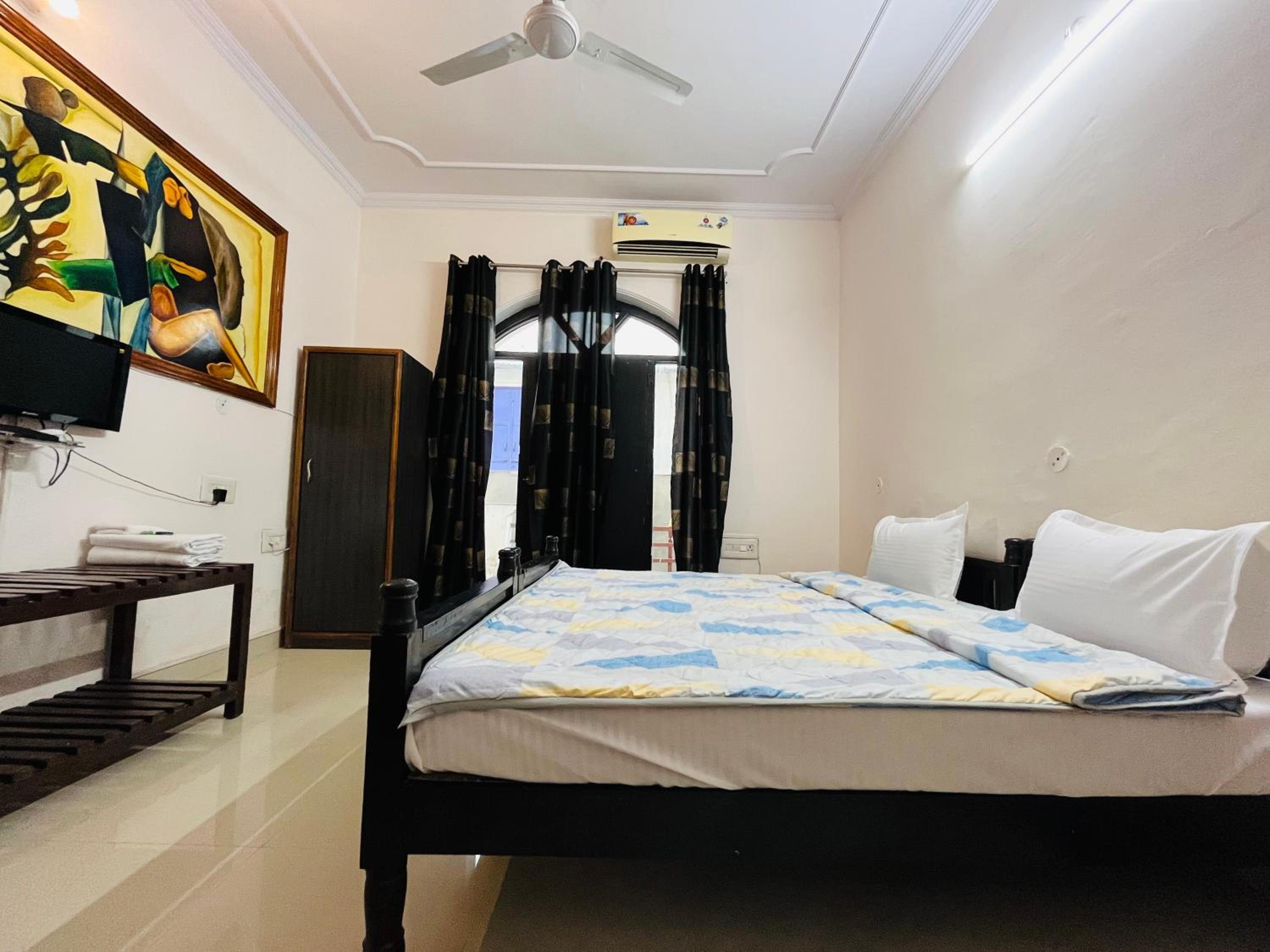Deluxe Double or Twin Room - Photo 7