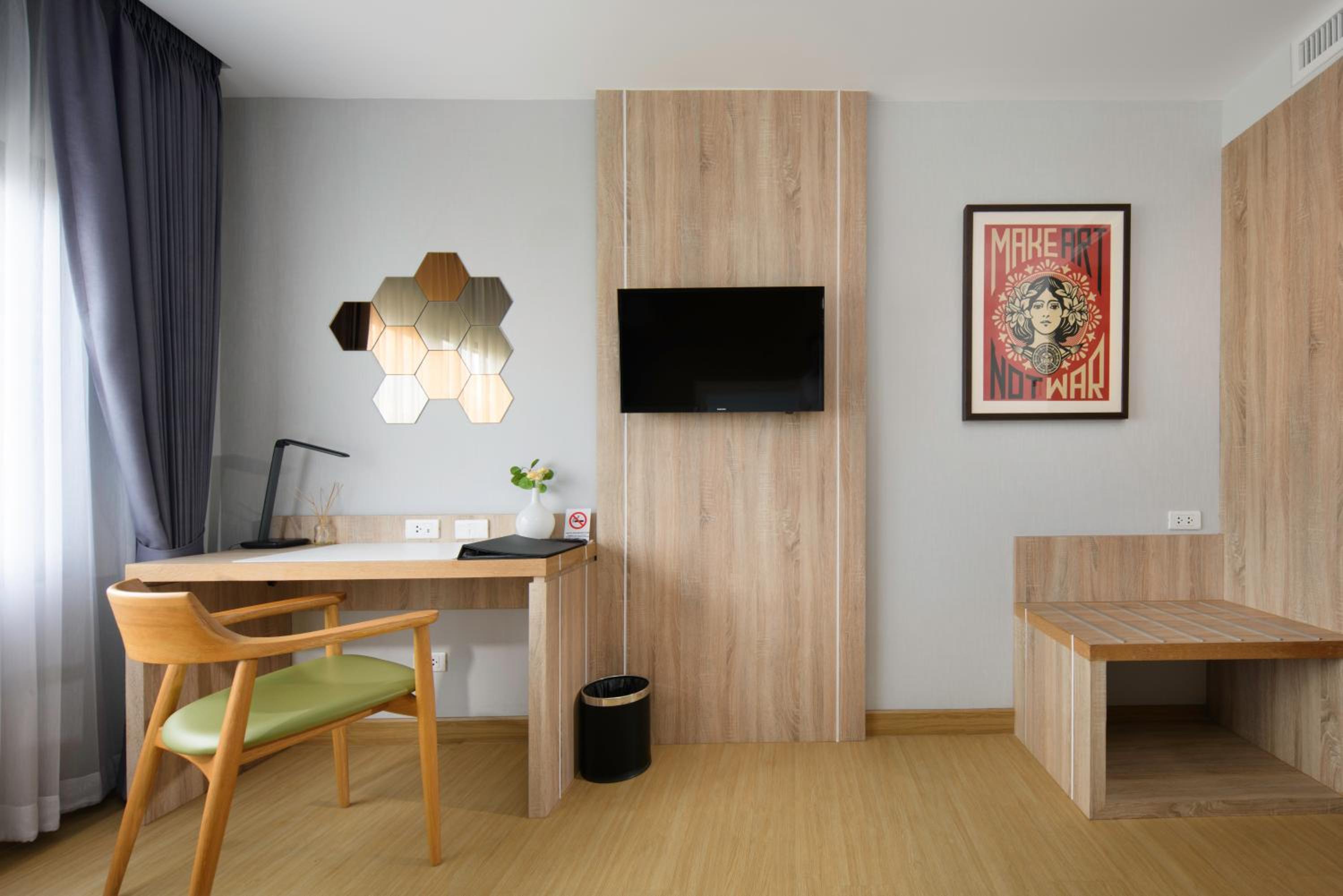 Superior King Room - Photo 6
