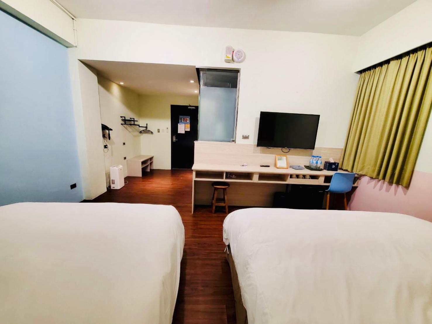 Economy Quadruple Room photo 2