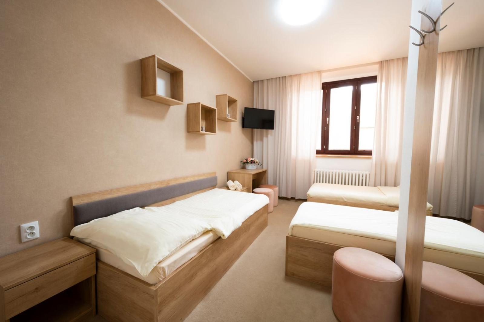 Triple Room with Bathroom - Photo 1