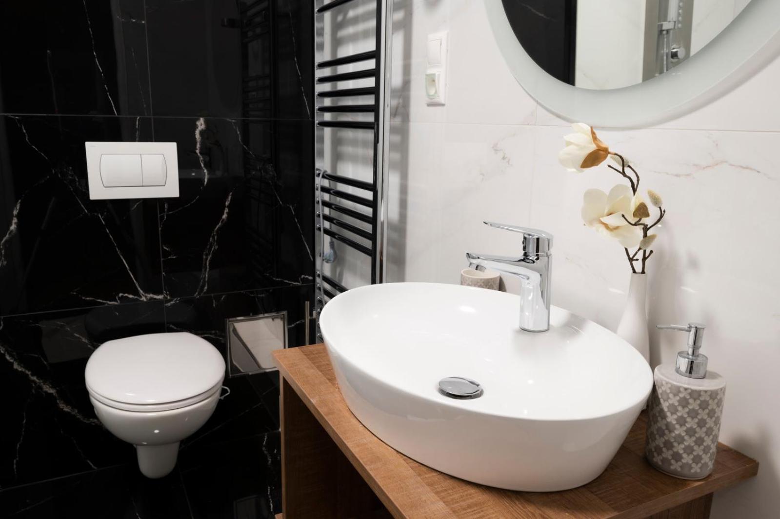 One-Bedroom Apartment - Photo 4
