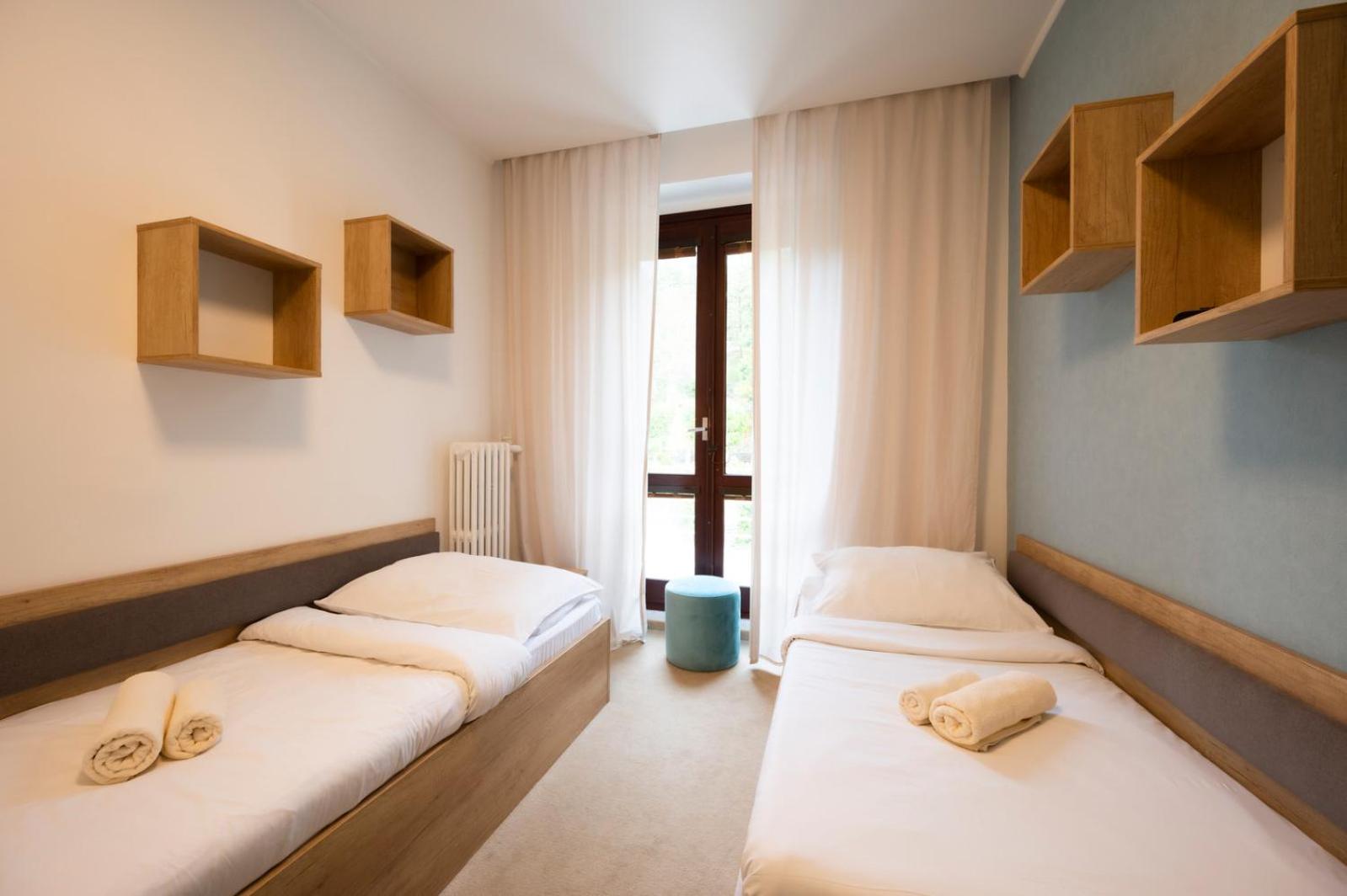 Twin Room with Bathroom - Photo 1