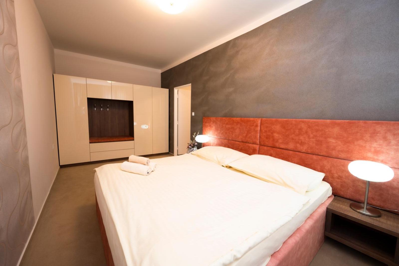 One-Bedroom Apartment - Photo 8