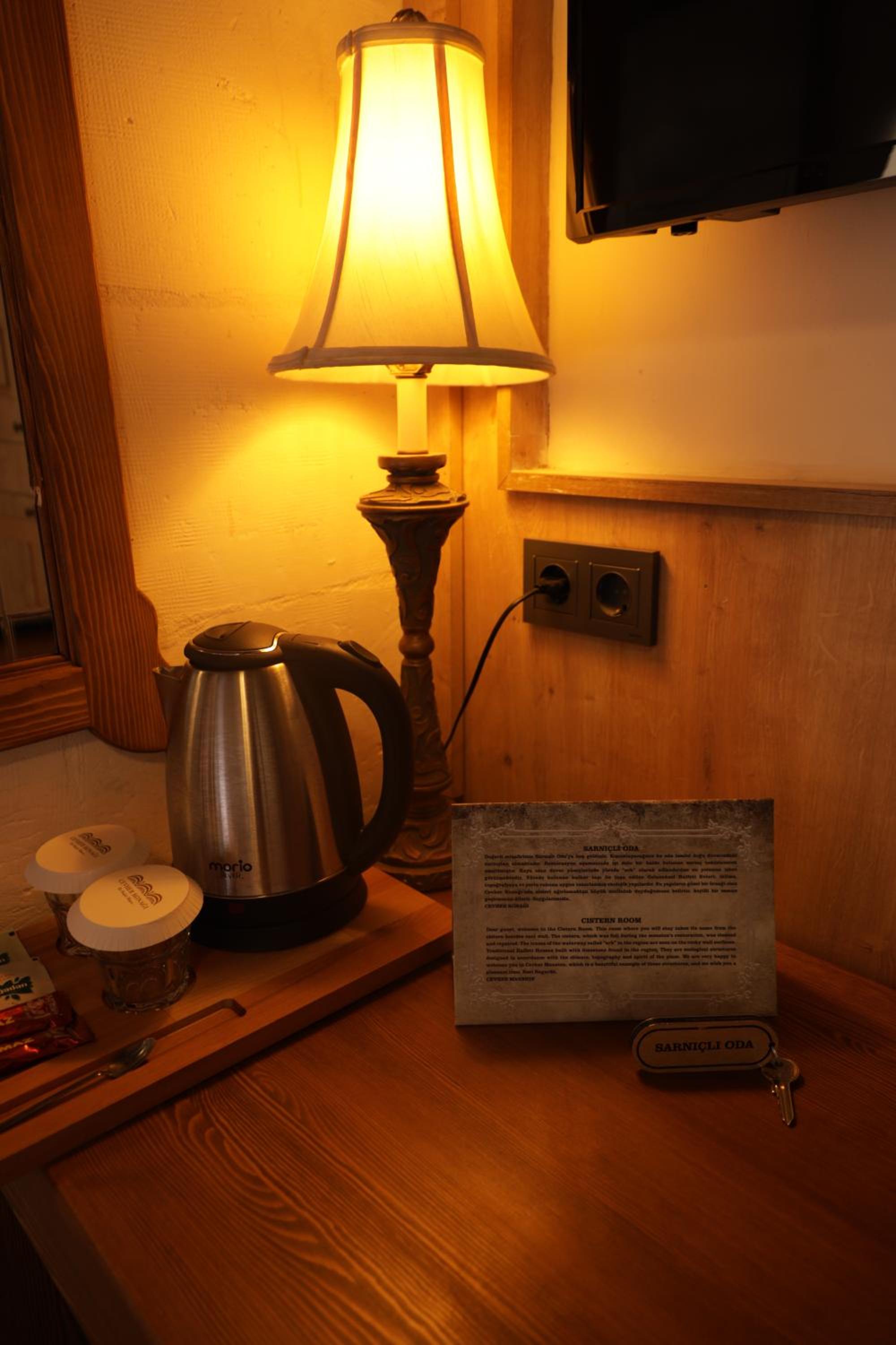 Double Room with Lake View - Photo 7