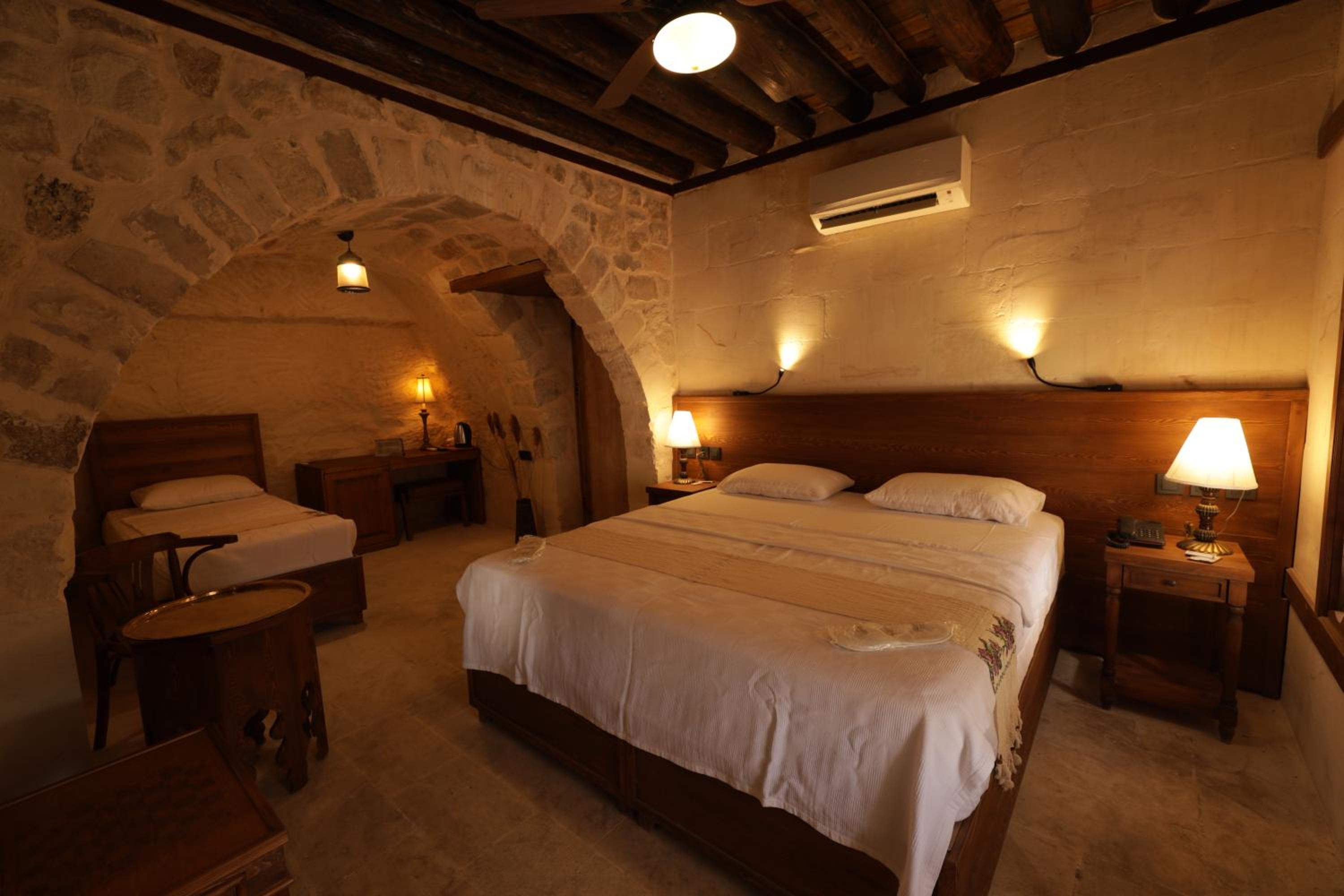 Triple Room with Lake View - Photo 1