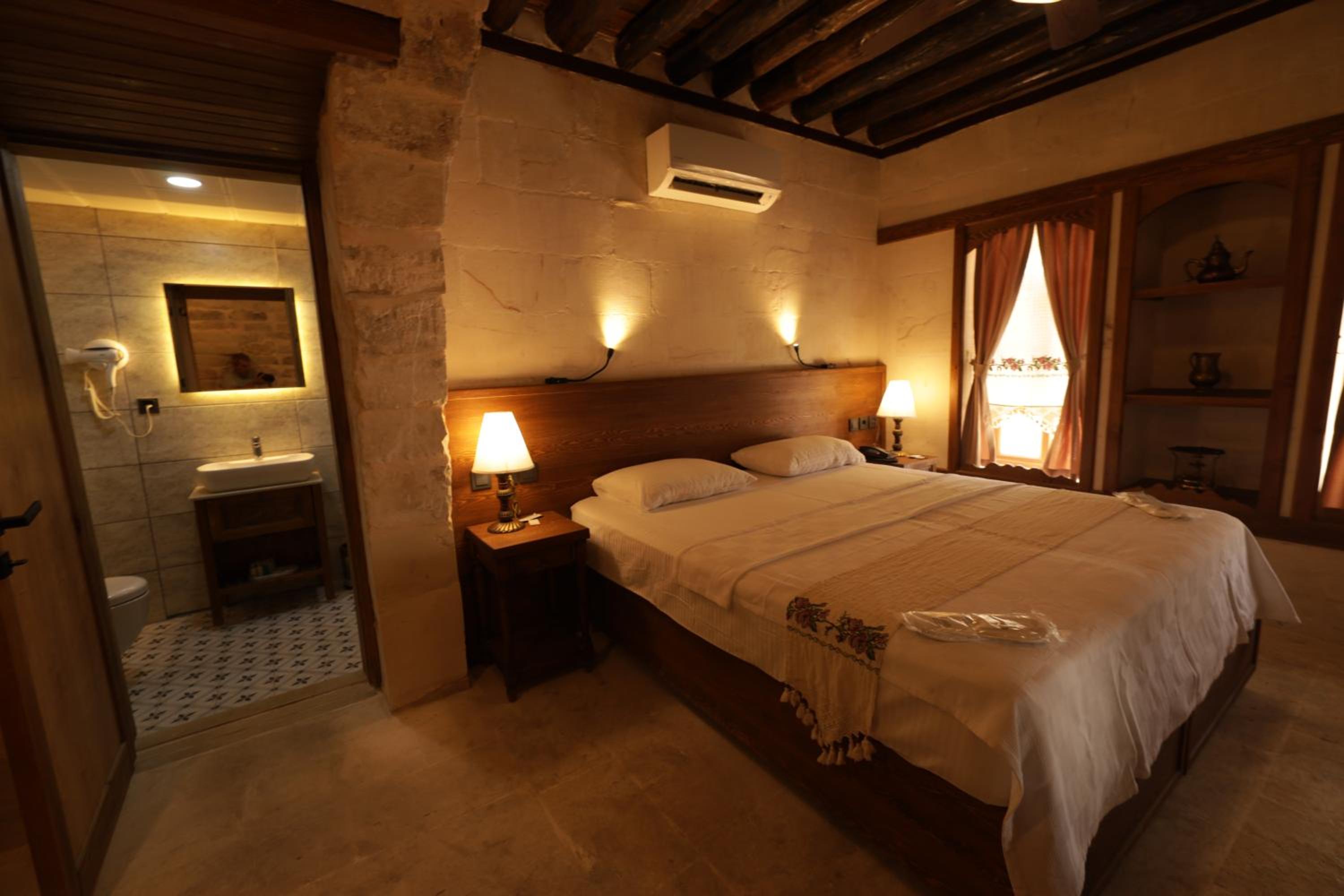 Triple Room with Lake View - Photo 6