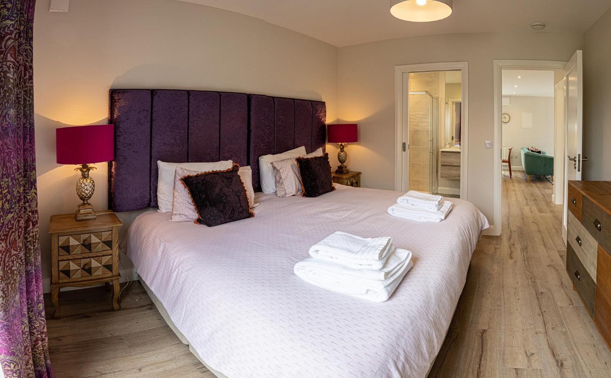 Two-Bedroom House - Photo 9