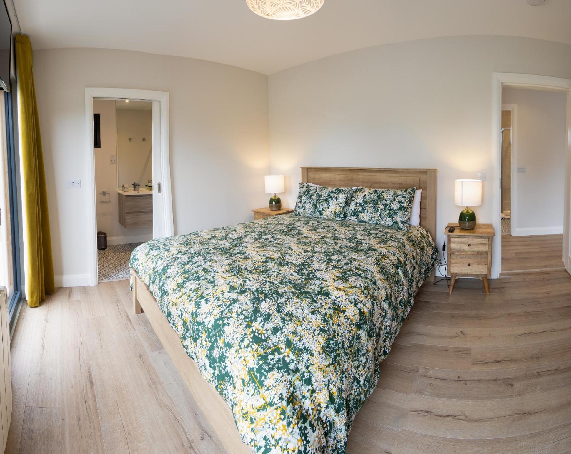 Two-Bedroom House - Photo 10