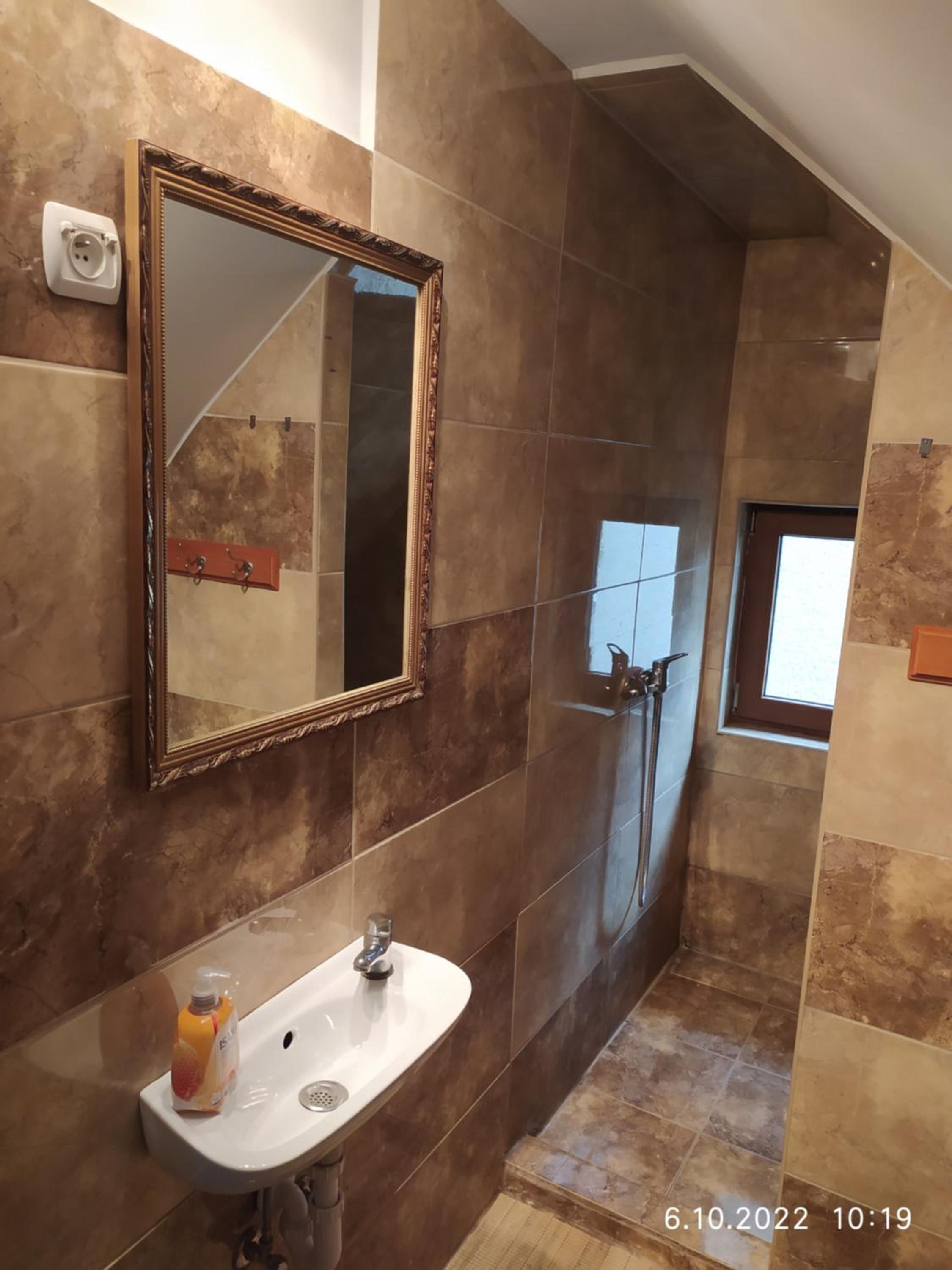 Triple Room with Private Bathroom - Photo 3