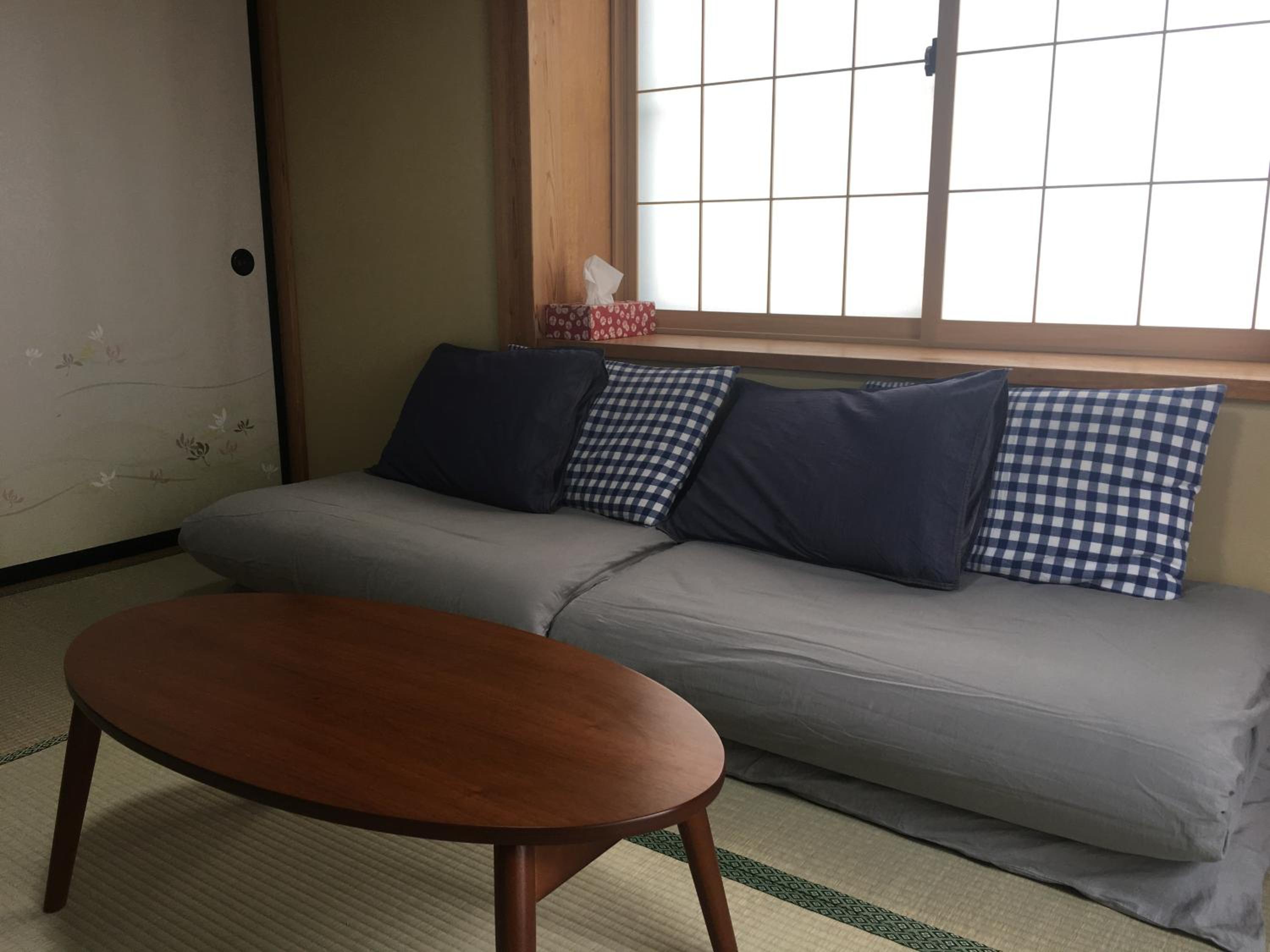 Japanese-Style Standard Twin Room with Shared Bathroom photo 3