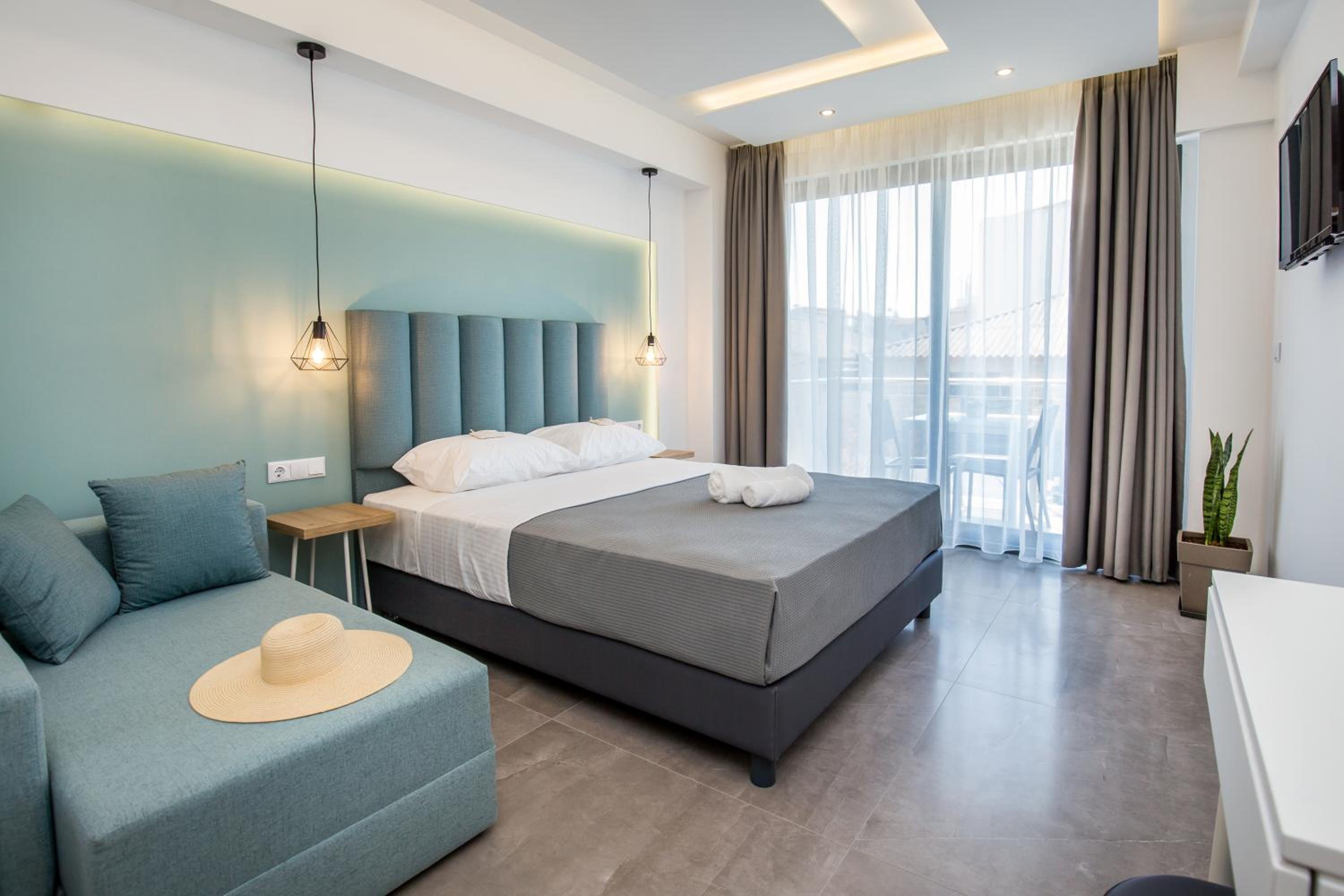 Deluxe Triple Room photo 3